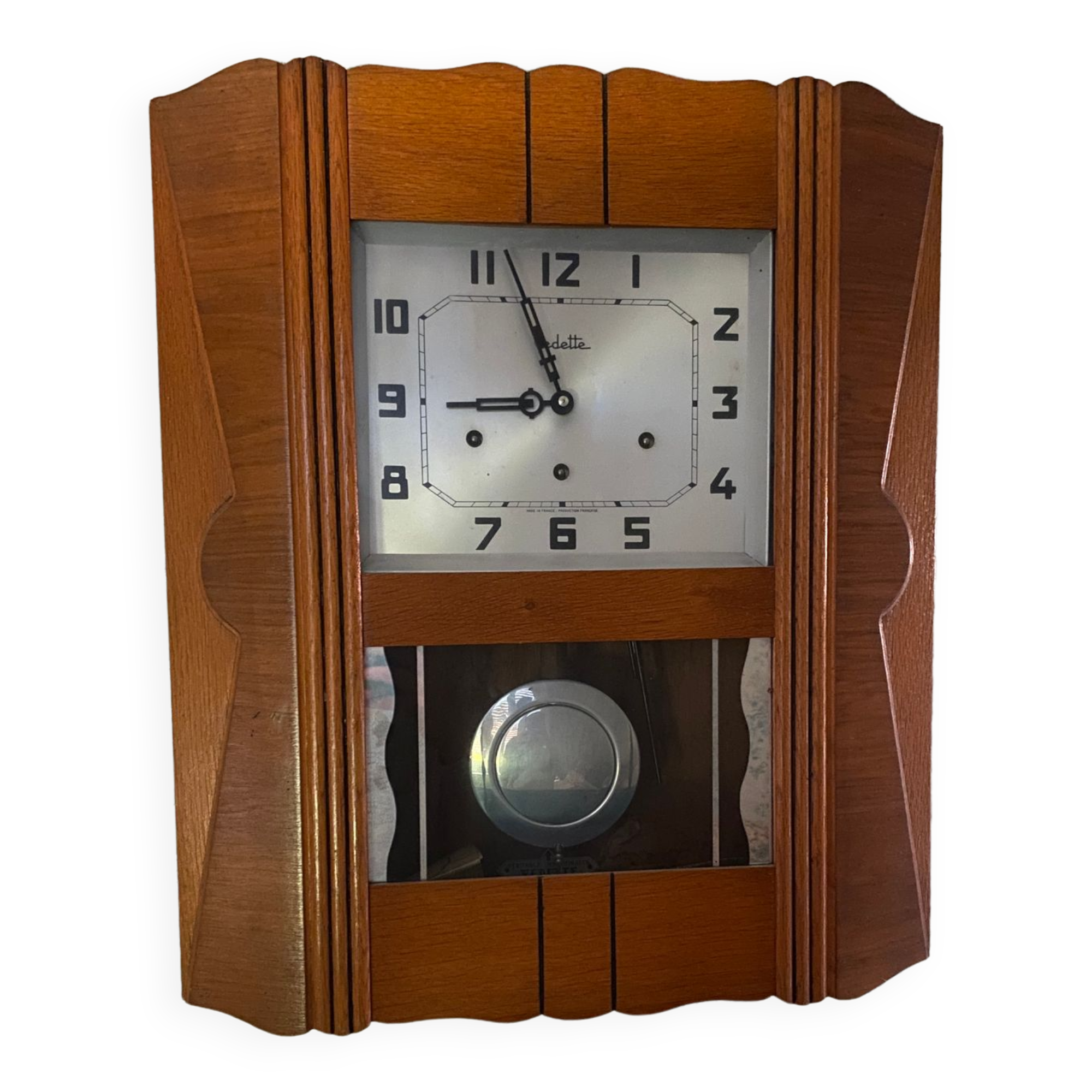 Carillon clock Featured