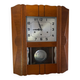 Carillon clock Featured