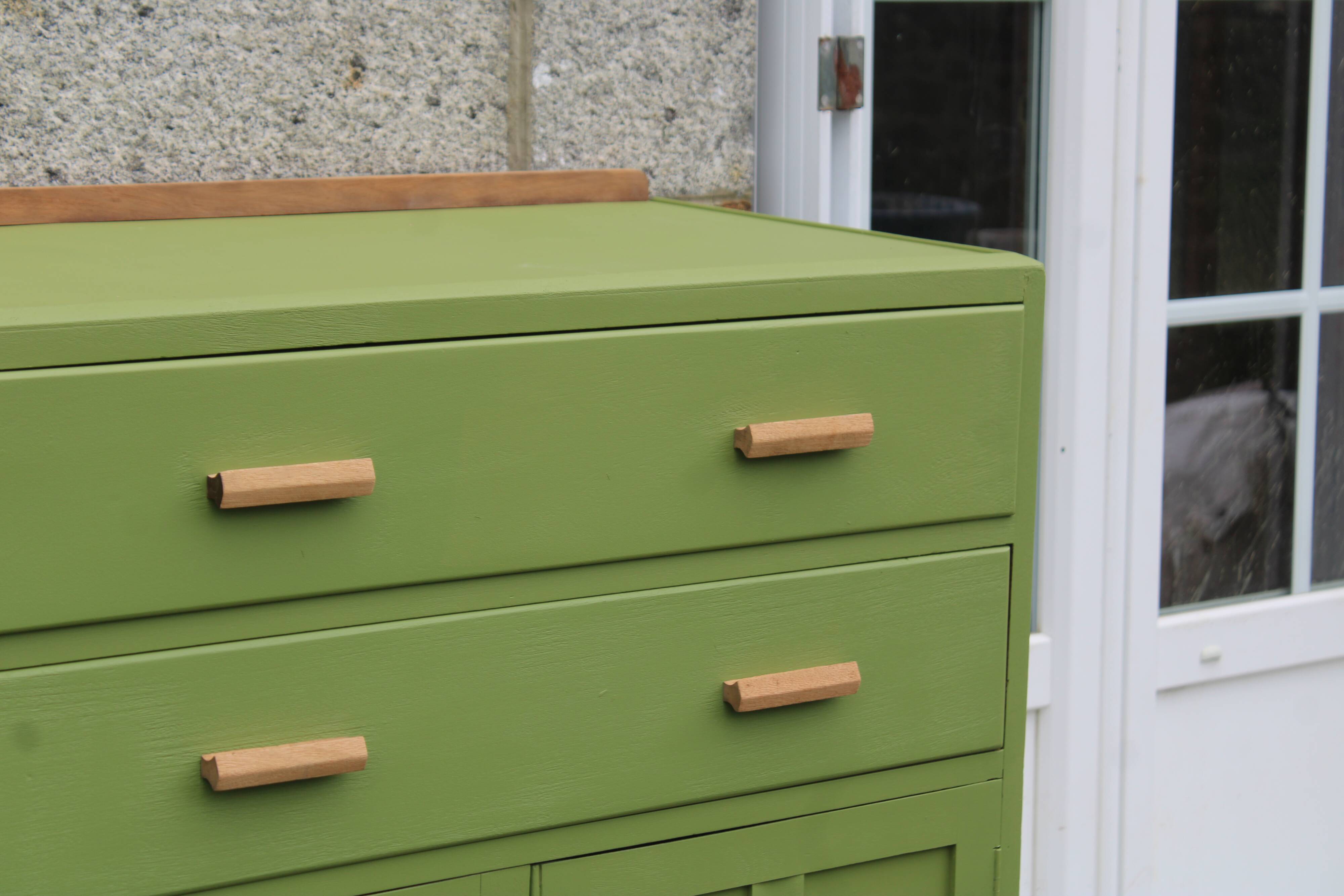 Renovated antique buffet – Herbarium Green (Libéron)