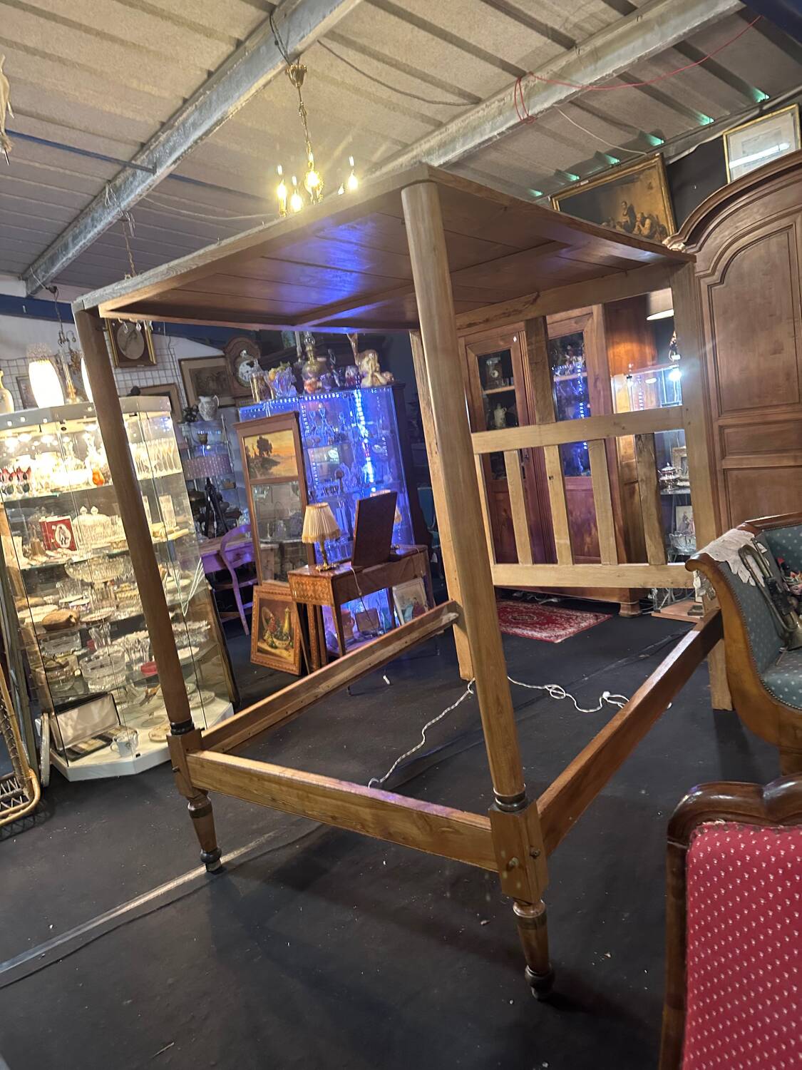 Four-poster bed