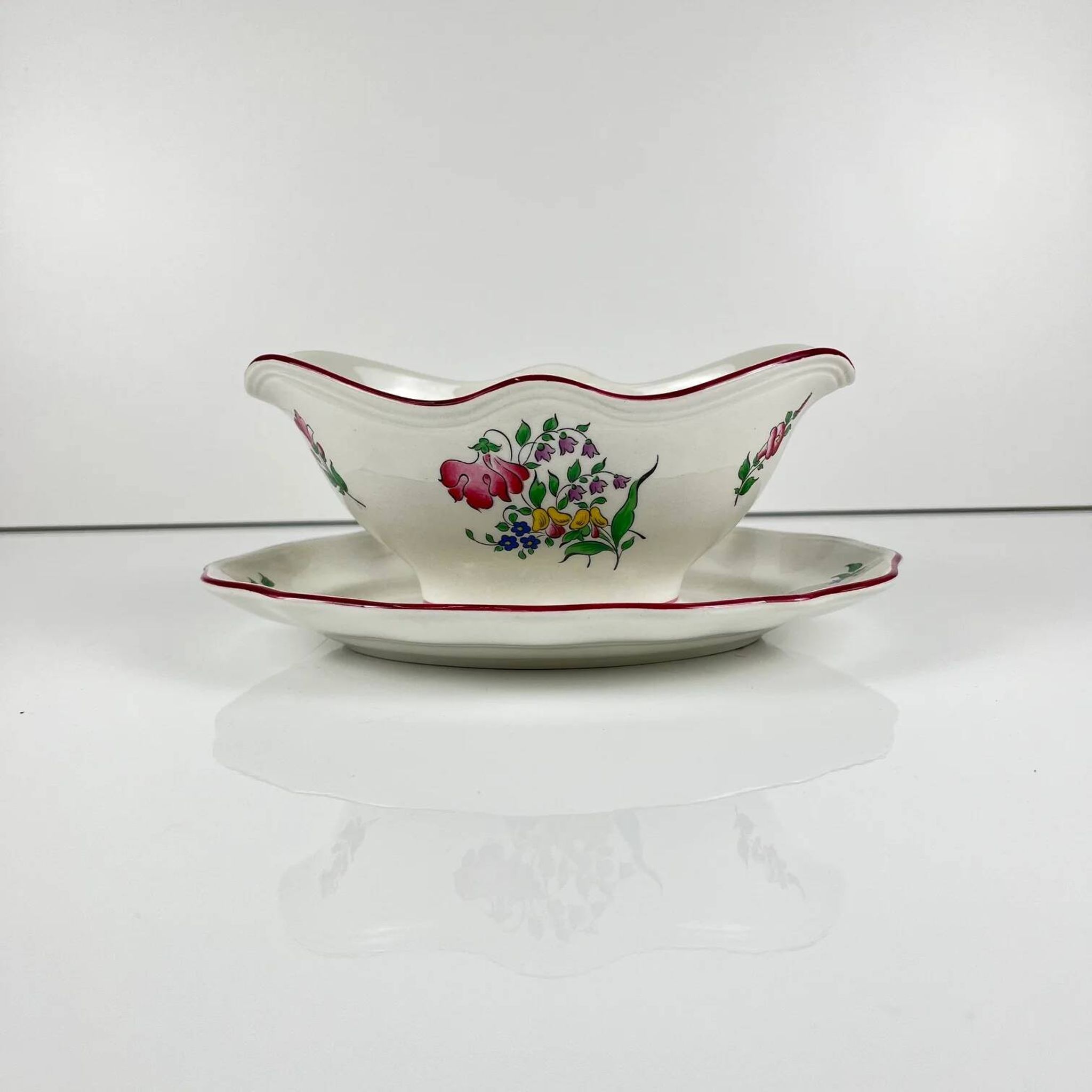 Saucière KG Lunéville, modèle "Réverbère", motif rose
