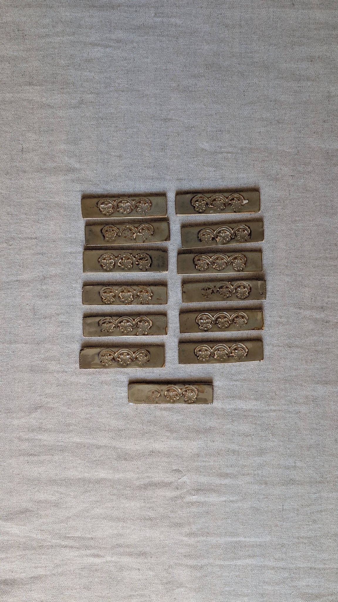 Set of 13 knife rests