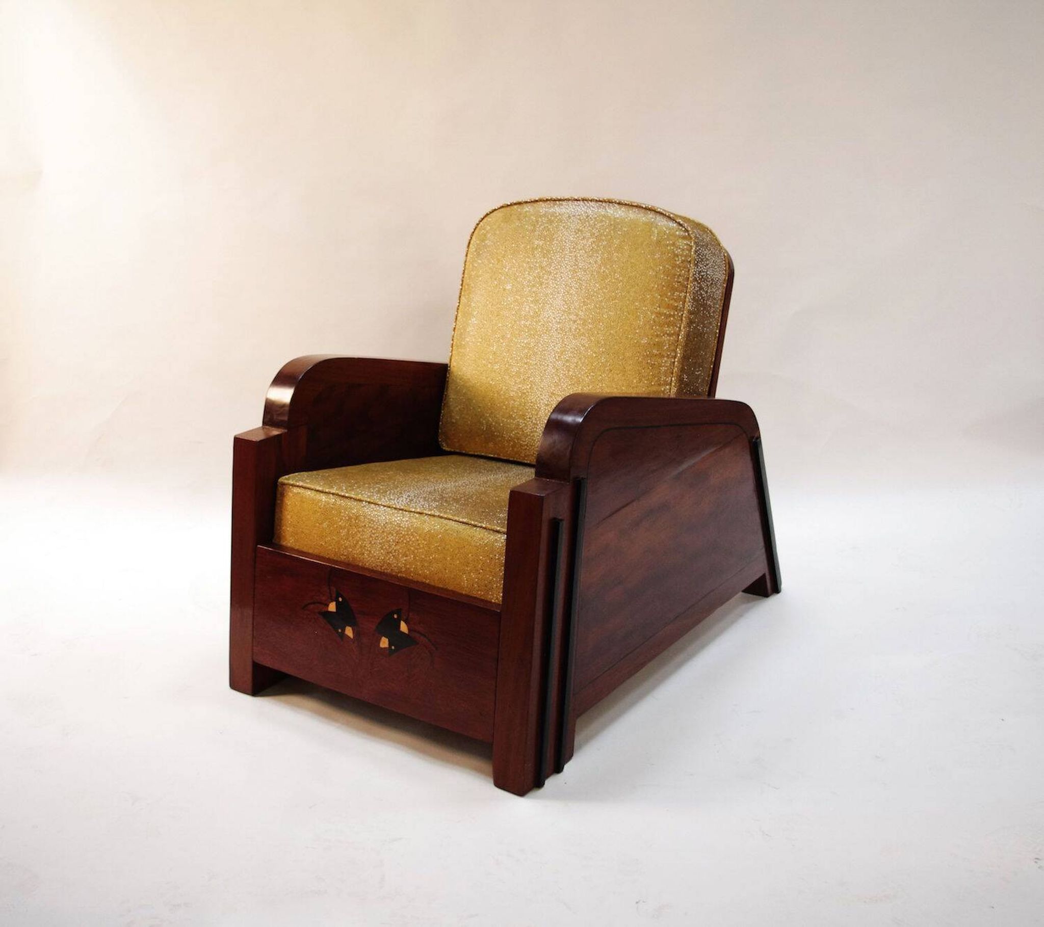 Paire de fauteuils Art Déco garniture style galuchat, circa 1930