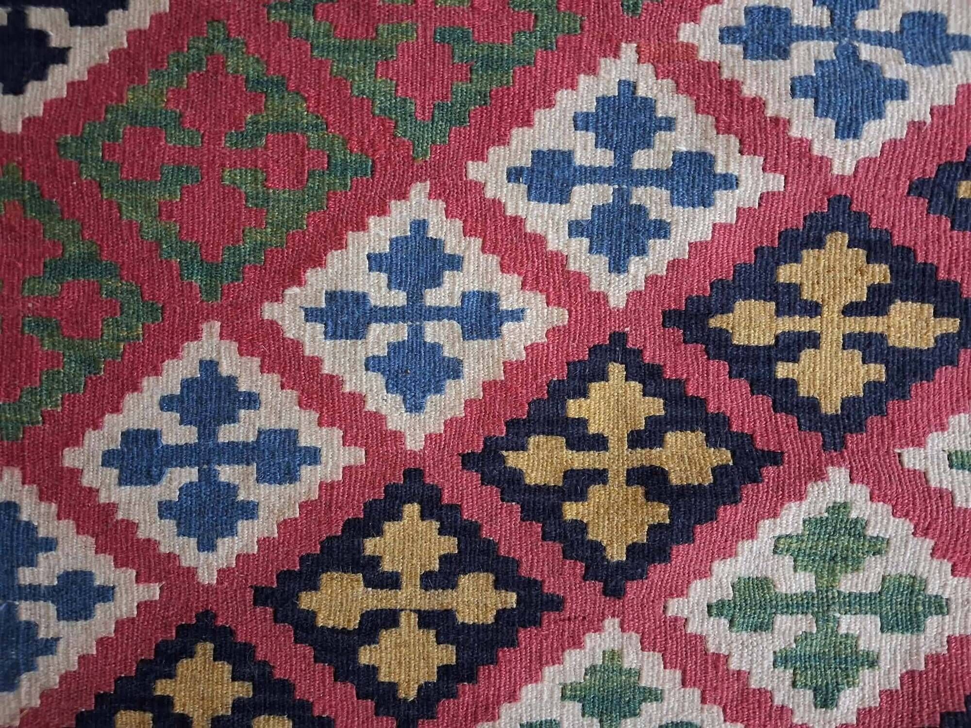 Handmade Persian Qashqai rug 180x135cm