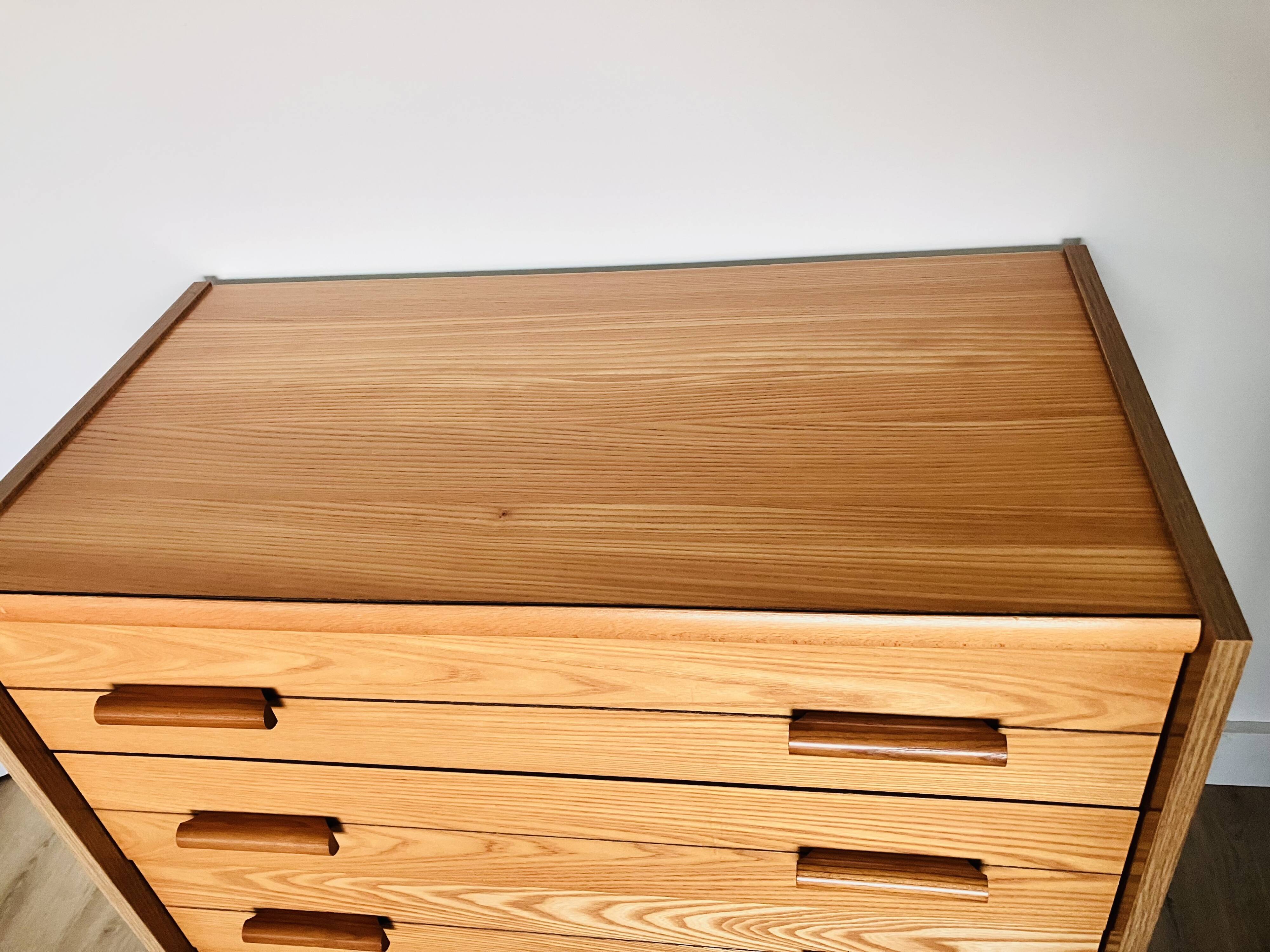 Retro wooden chest of drawers