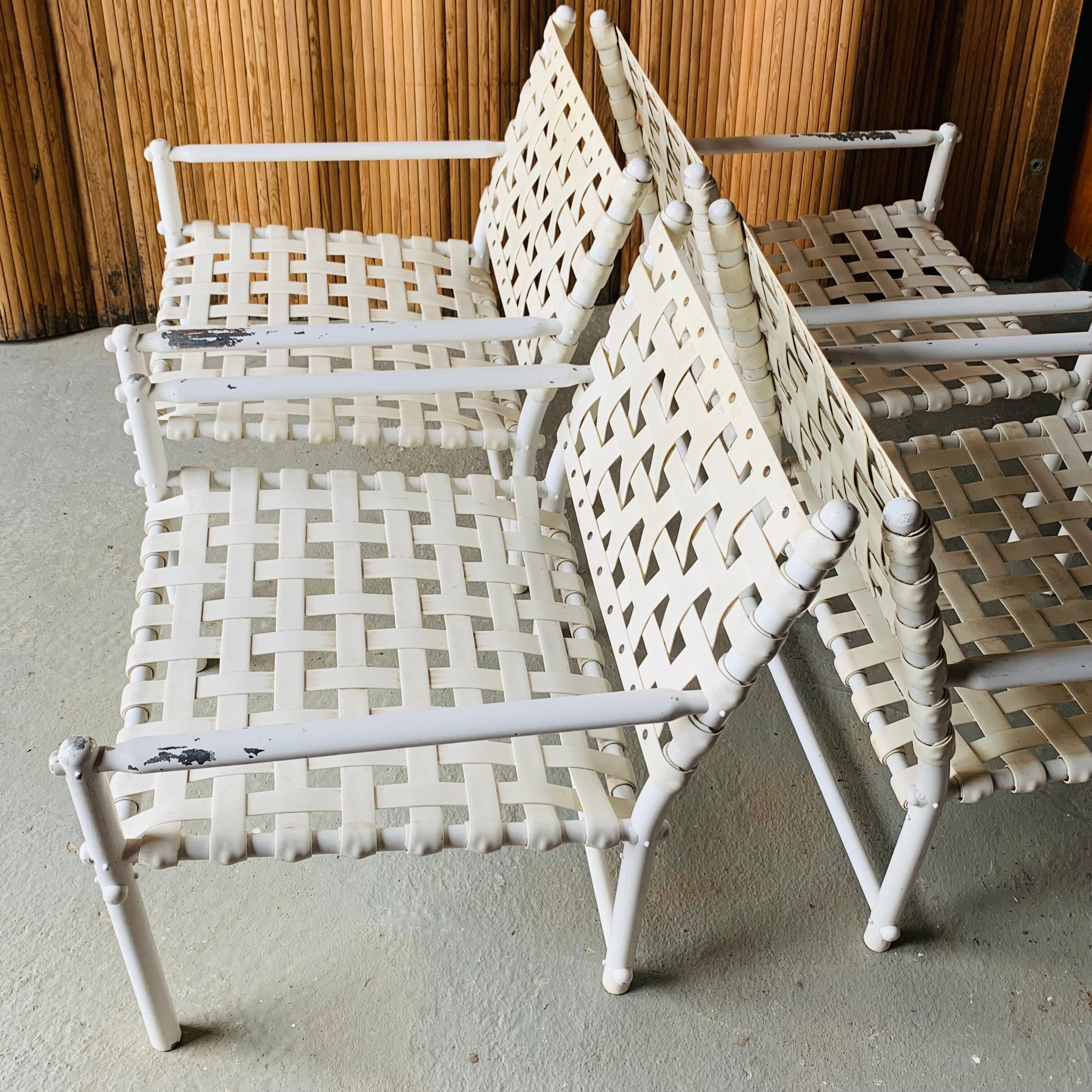 4 white Lounge Chairs Triconfort - Aluminium and plastic - 1980's