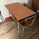 Table en formica and 3 chairs