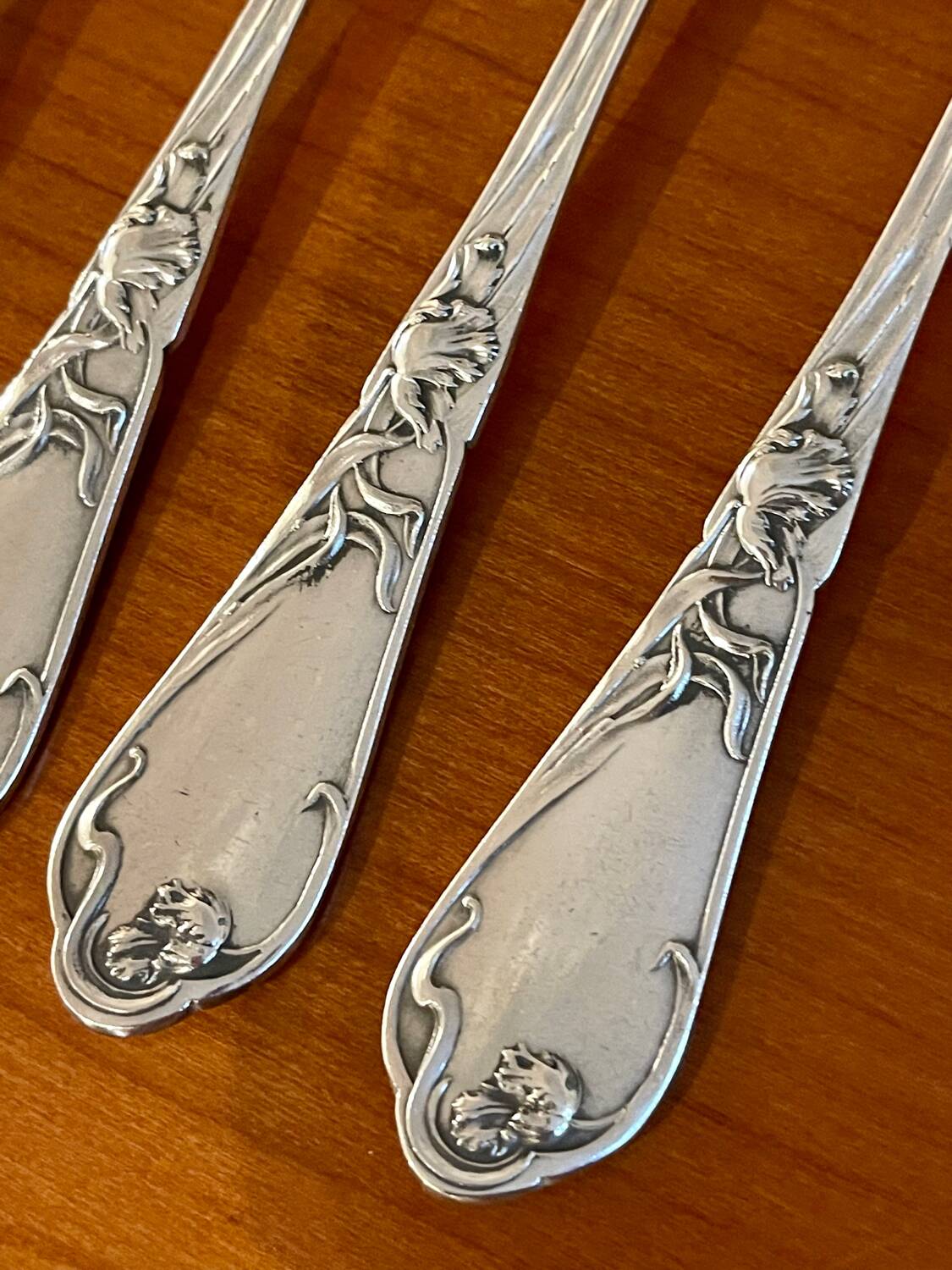 Art nouveau decor of iris 25 pieces