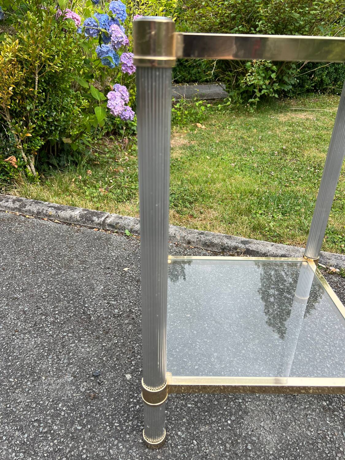 Vintage pedestal table or end table, 70s