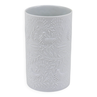 White relief Op Art porcelain vase by Bjorn Wiinblad, Rosenthal Studio Line, 1960s.