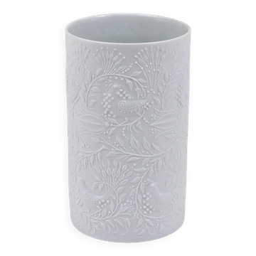 White relief Op Art porcelain vase by Bjorn Wiinblad, Rosenthal Studio Line, 1960s.