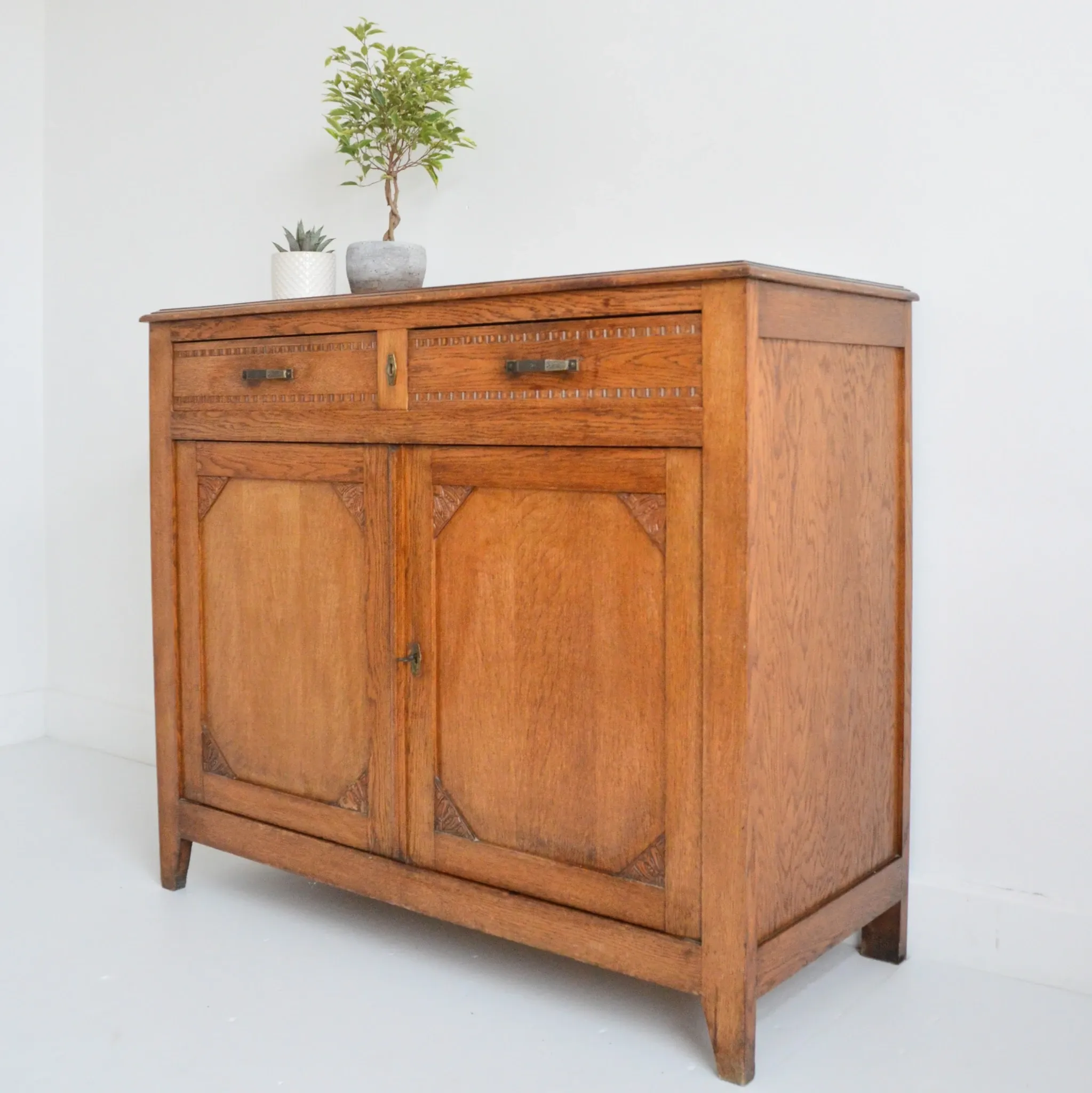 Parisian Buffet / Art Deco Storage Furniture 1930 Vintage
