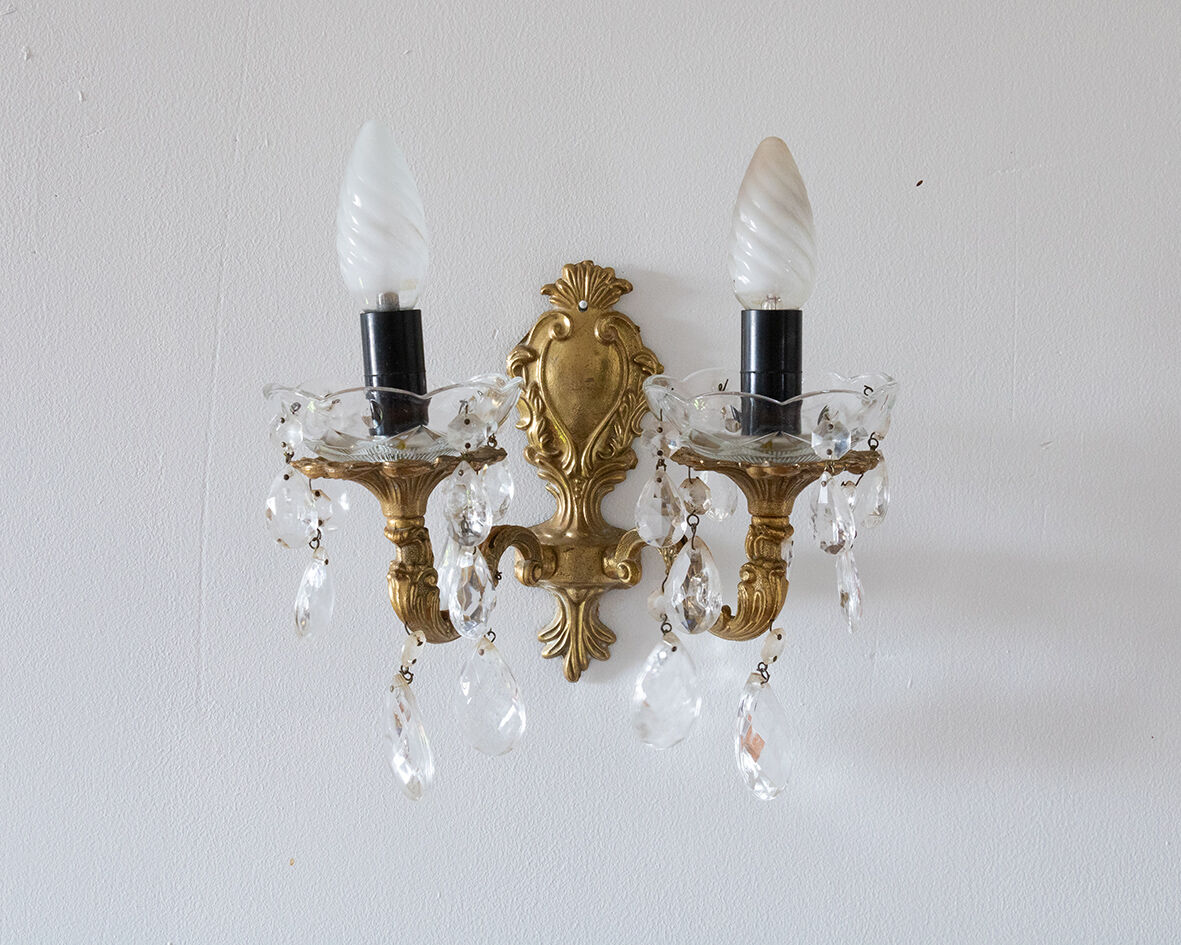 Bronze wall lamp with grapevines