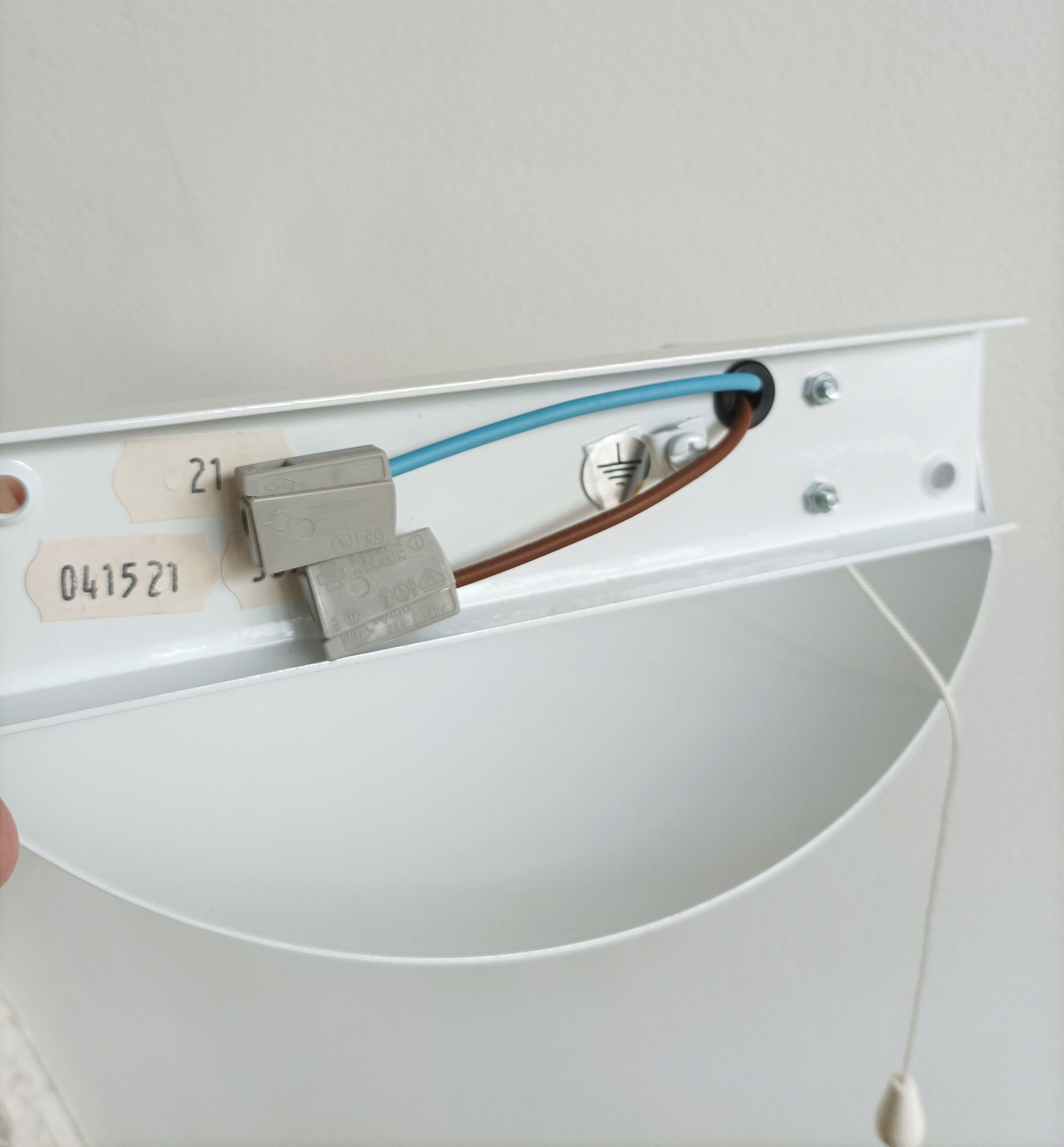 Vintage Habitat swivel pull light