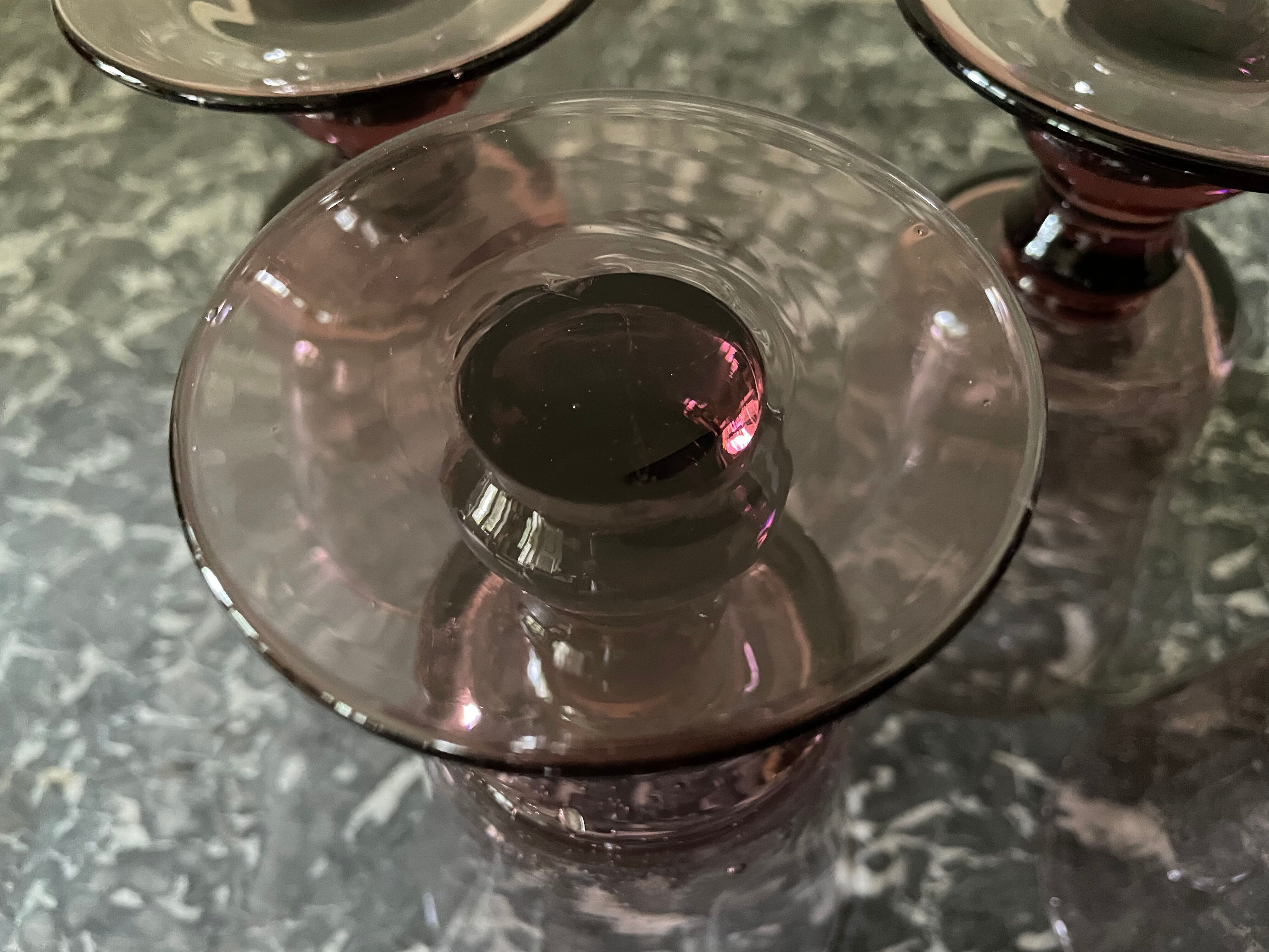 Verres à pied bullés