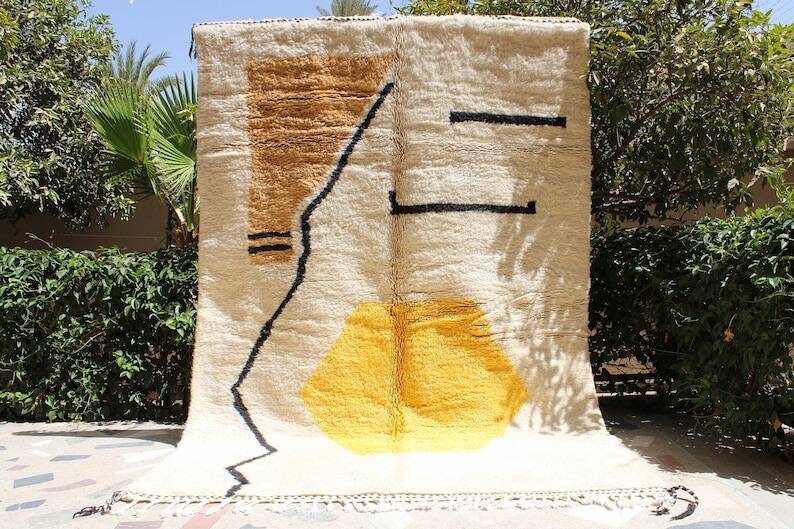 Handmade pure wool rug, size 150 x 250 cm.