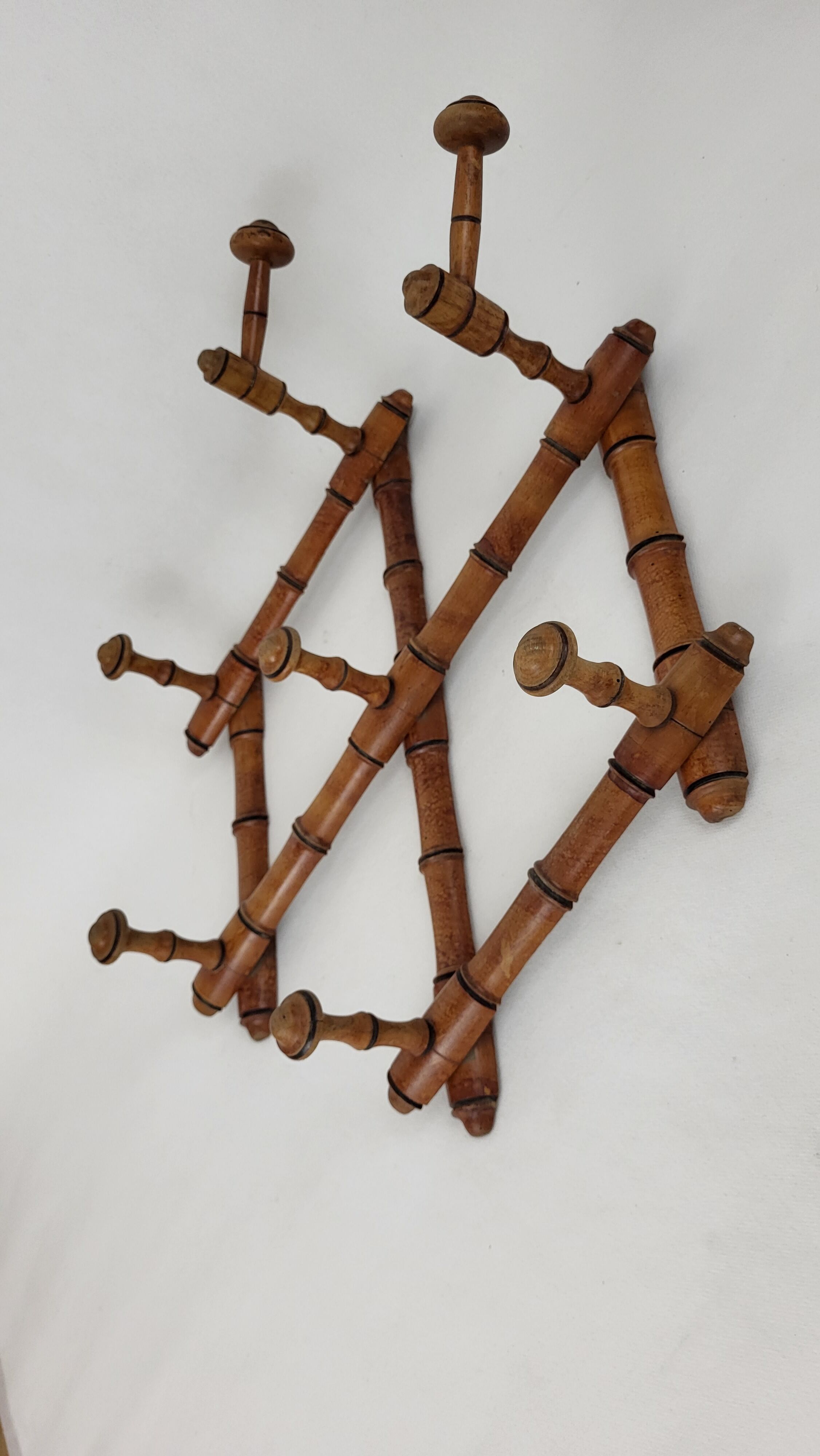 Bamboo-style wooden accordion coat rack