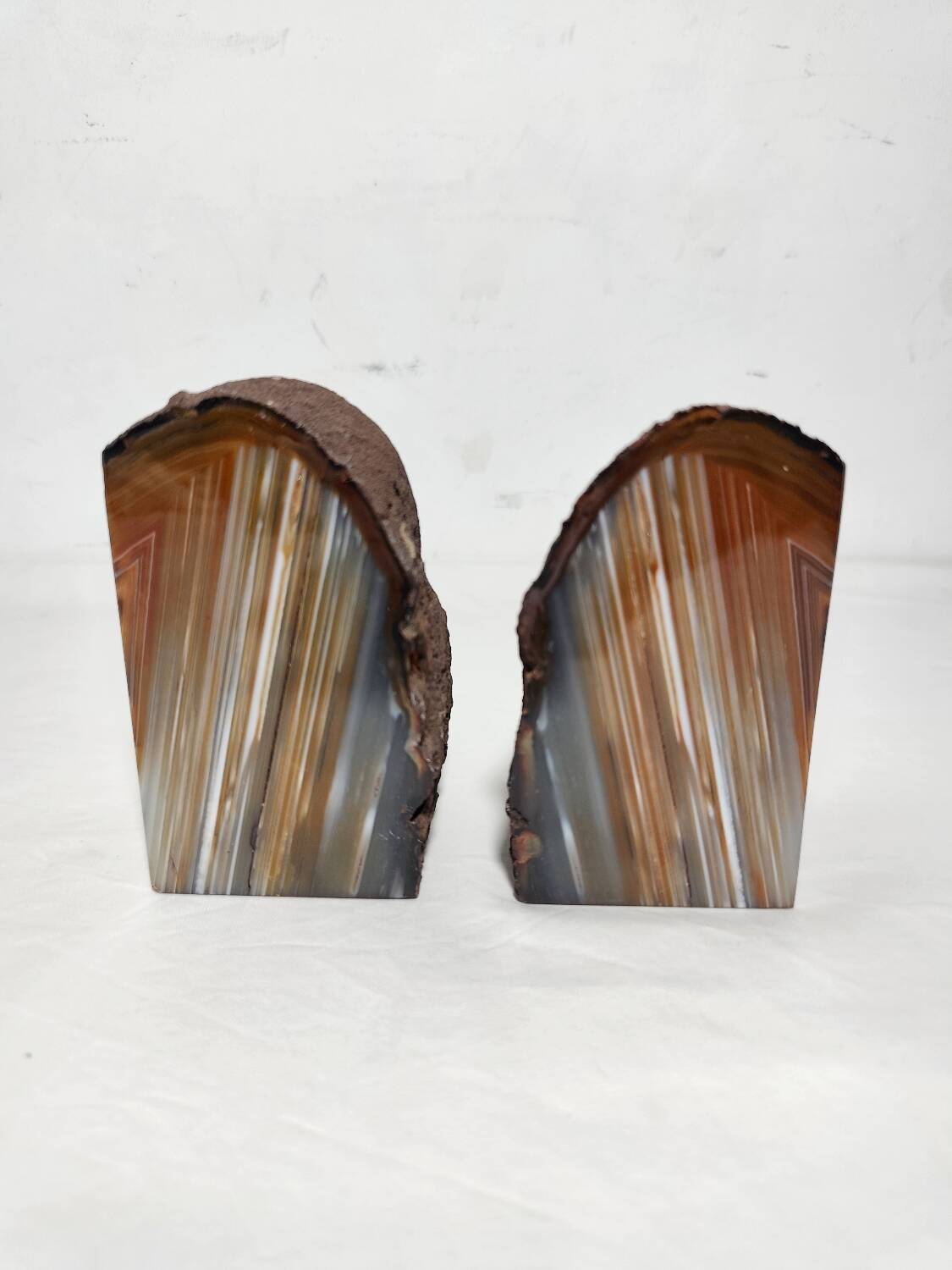 Paire de serre-livres en agate. Espagne, années 1970