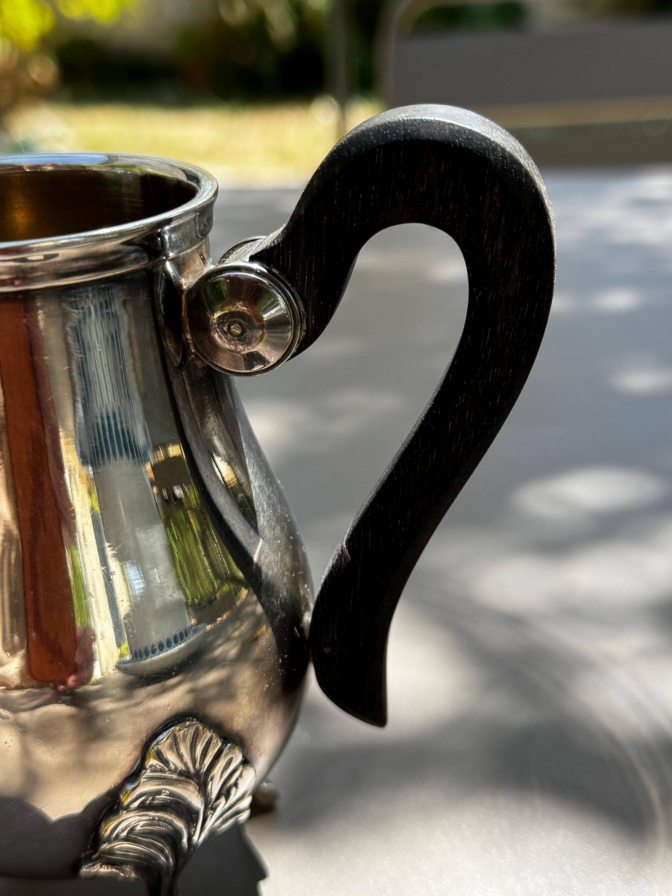 Pot à lait Quadripode Vintage en Métal Argenté, Poinçon J. NOE