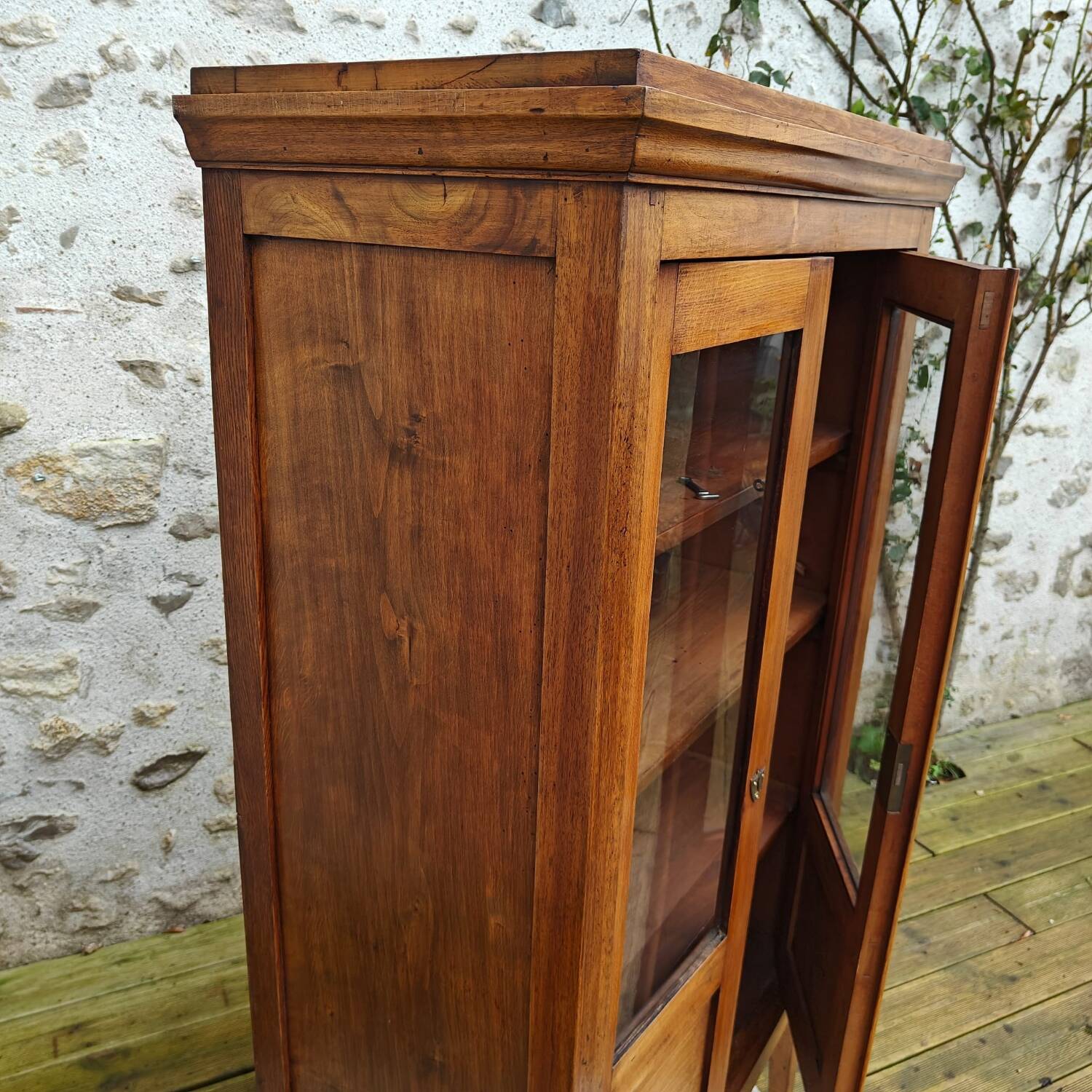 Old display case library