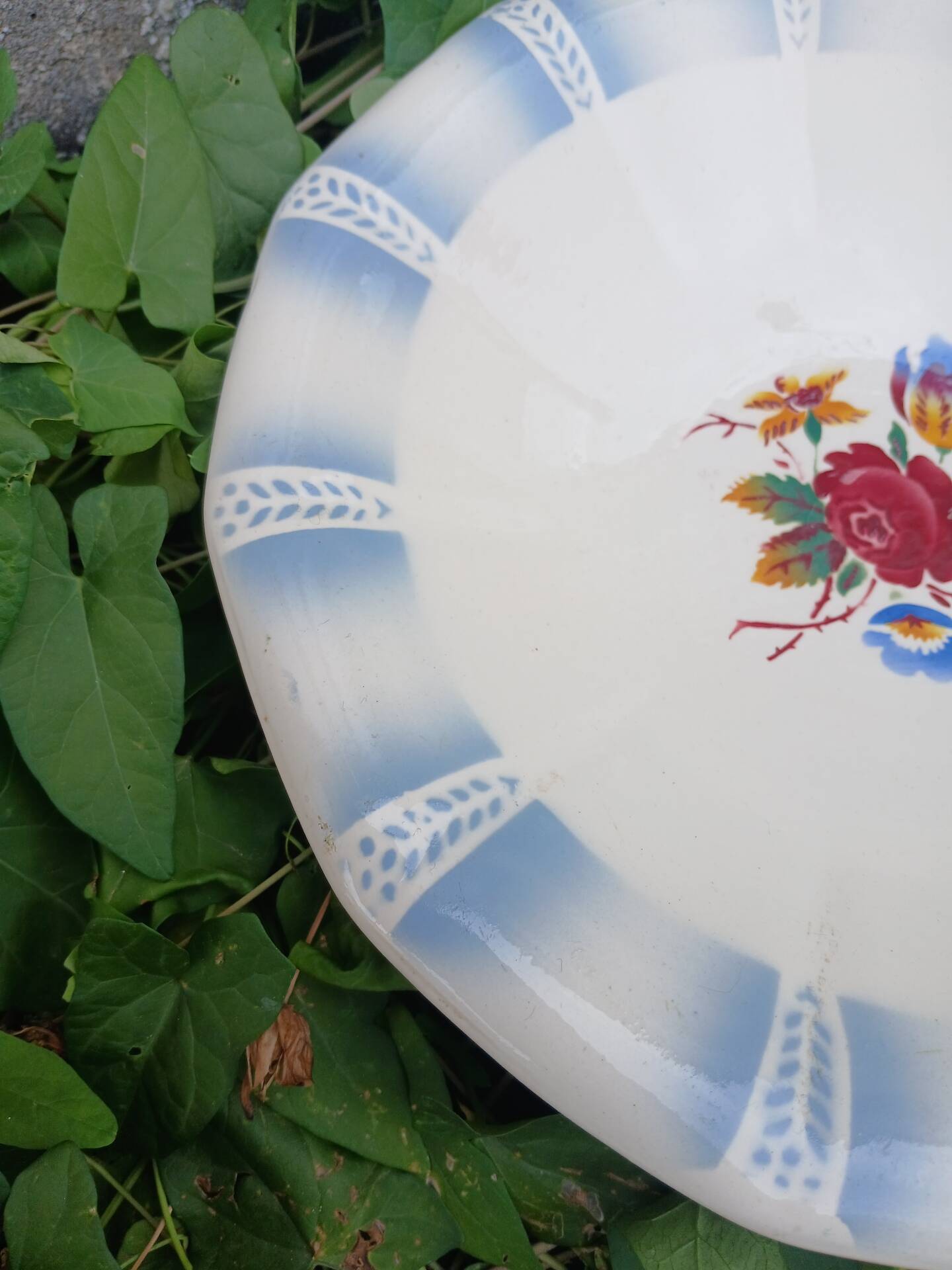 Small antique dish Sarreguemines