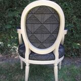 Fauteuil cabriolet style Louis XVI