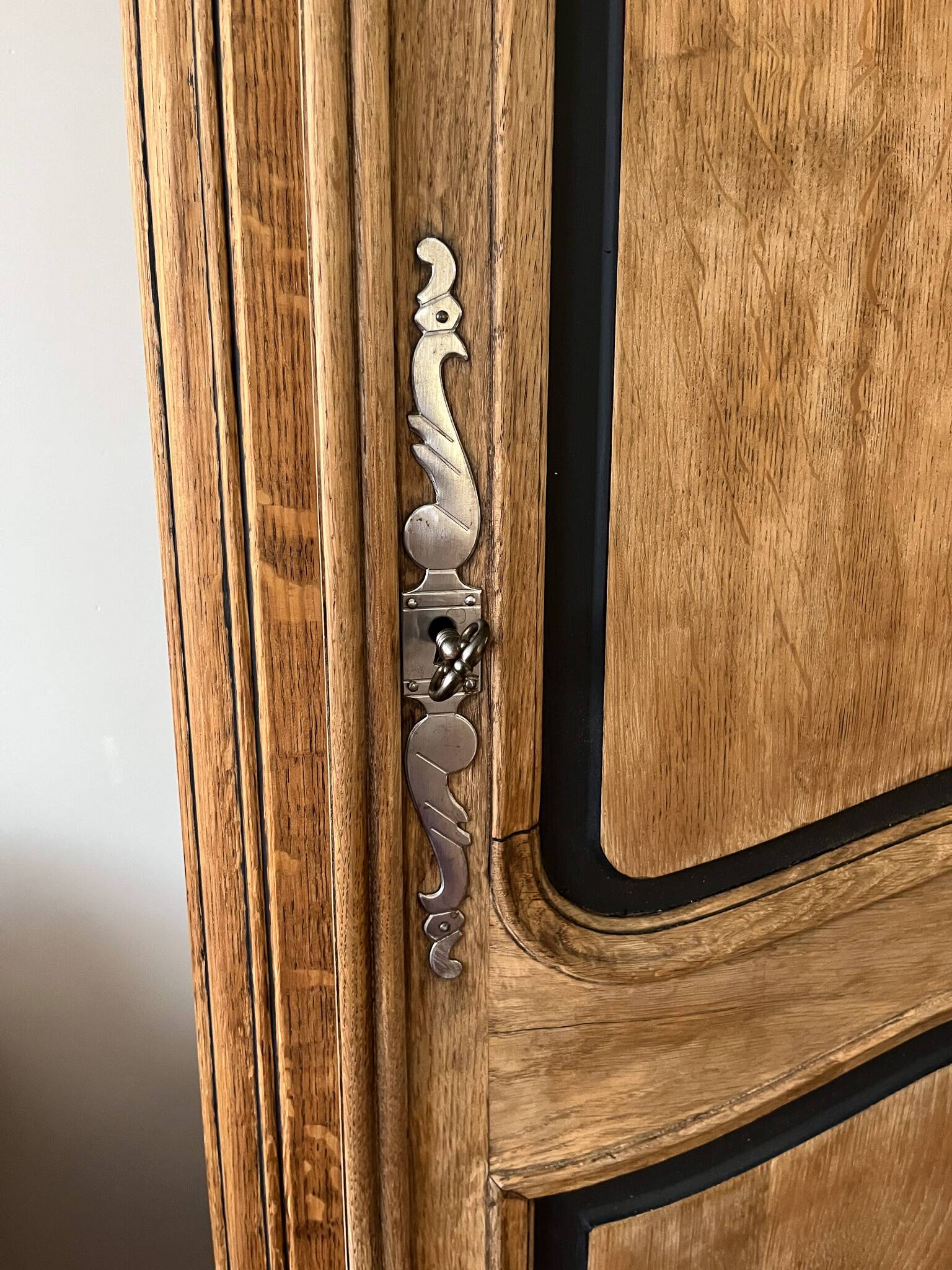 Old solid wood hosiery