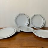 White and silver plates
