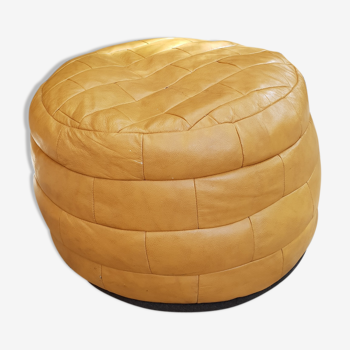 Leather pouf De Sede 1970