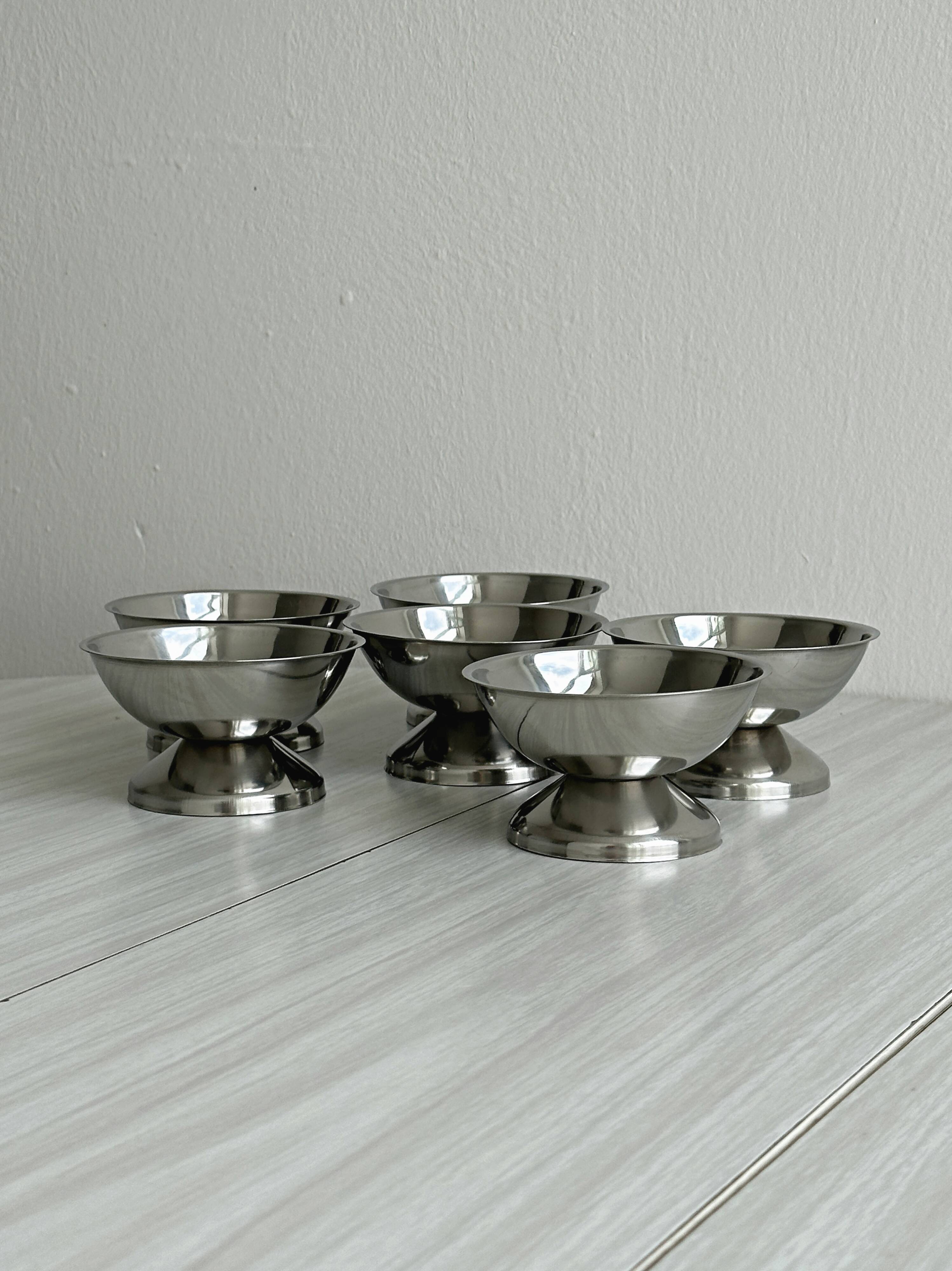 Set of 6 polished stainless steel footed bowls