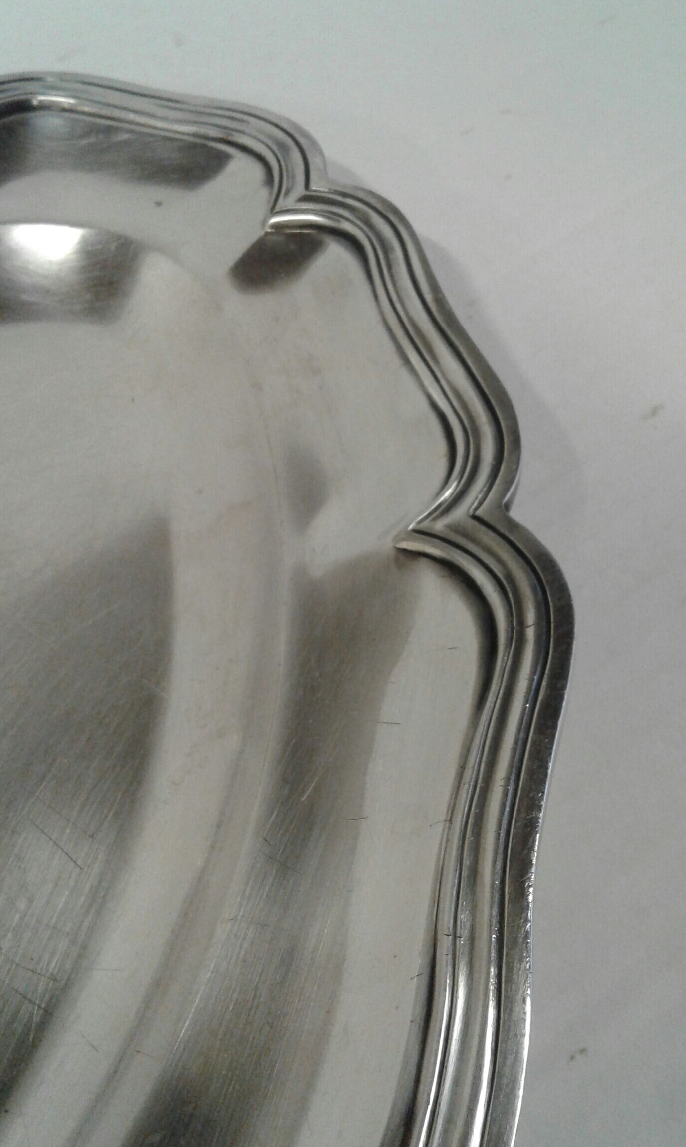 Flat oval silver metal Boulenger