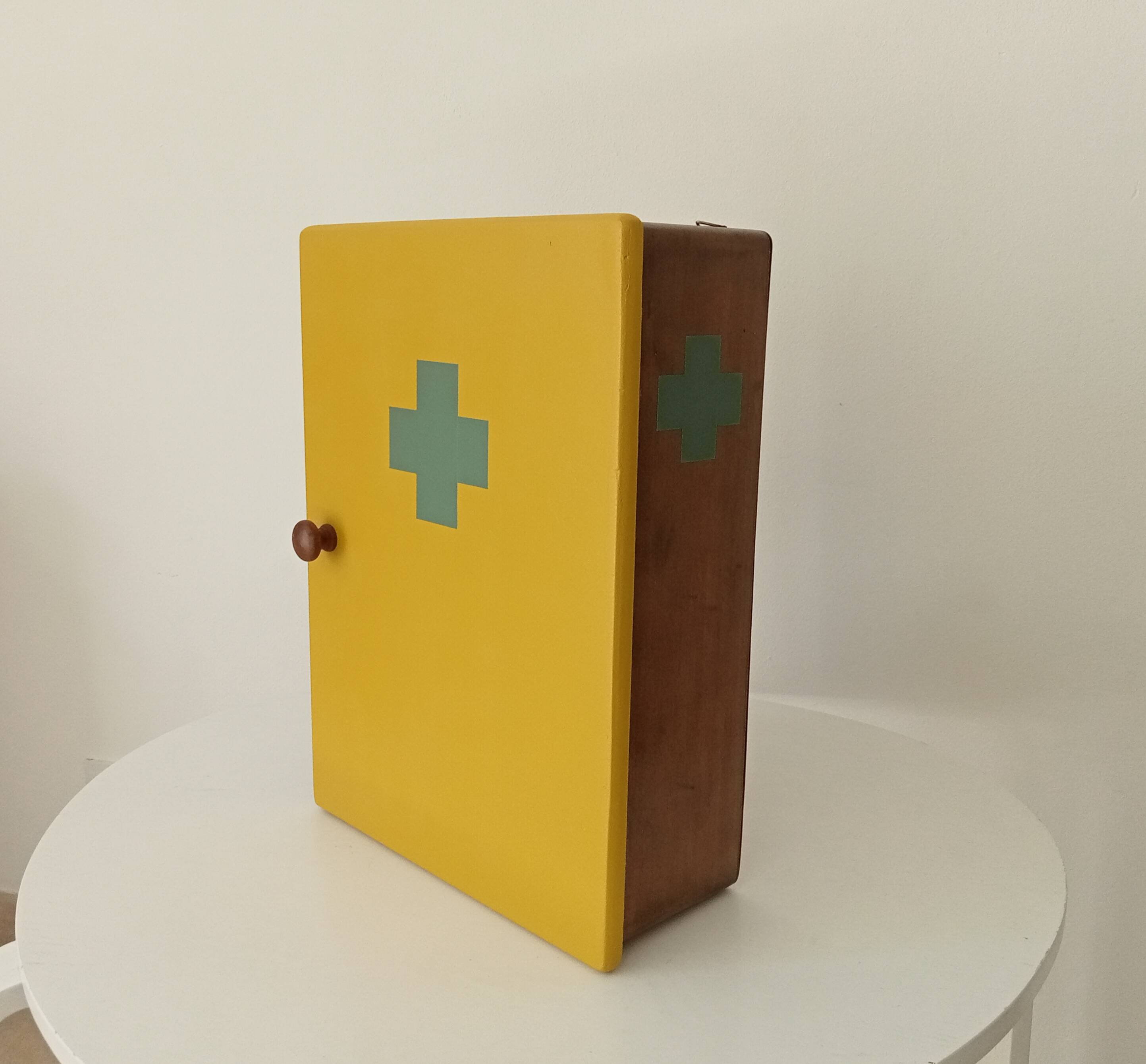 Vintage medicine cabinet 50s/60s