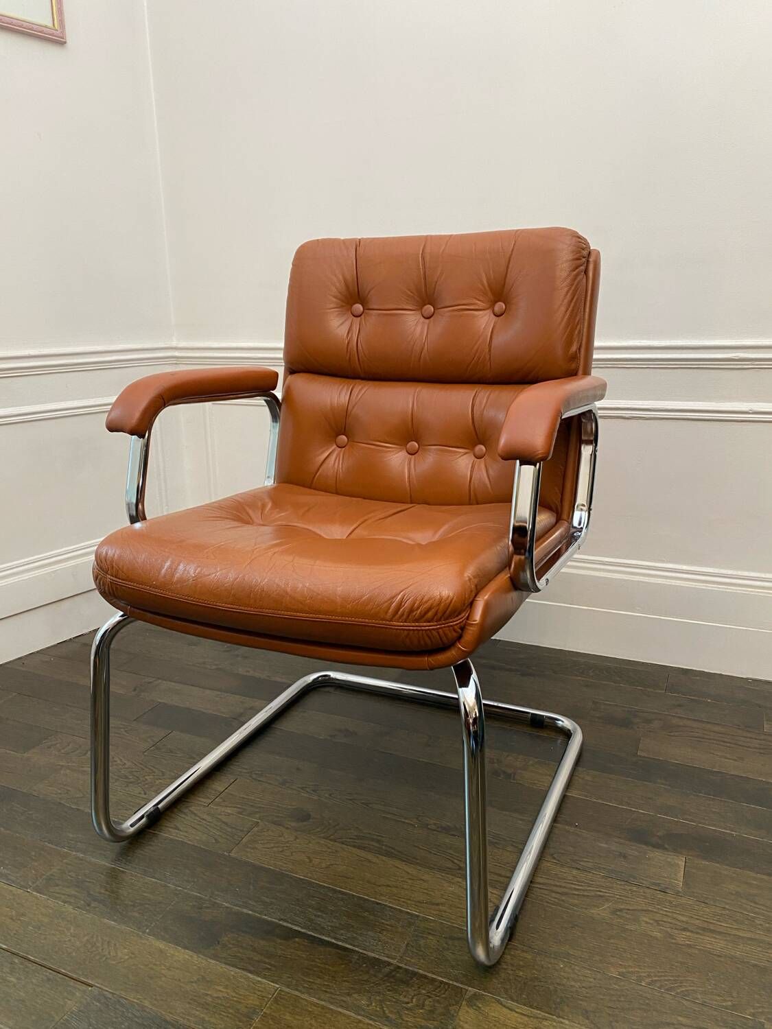 Vintage camel leather and chrome executive chair - Italian design by Co.Fe.Mo - 80's