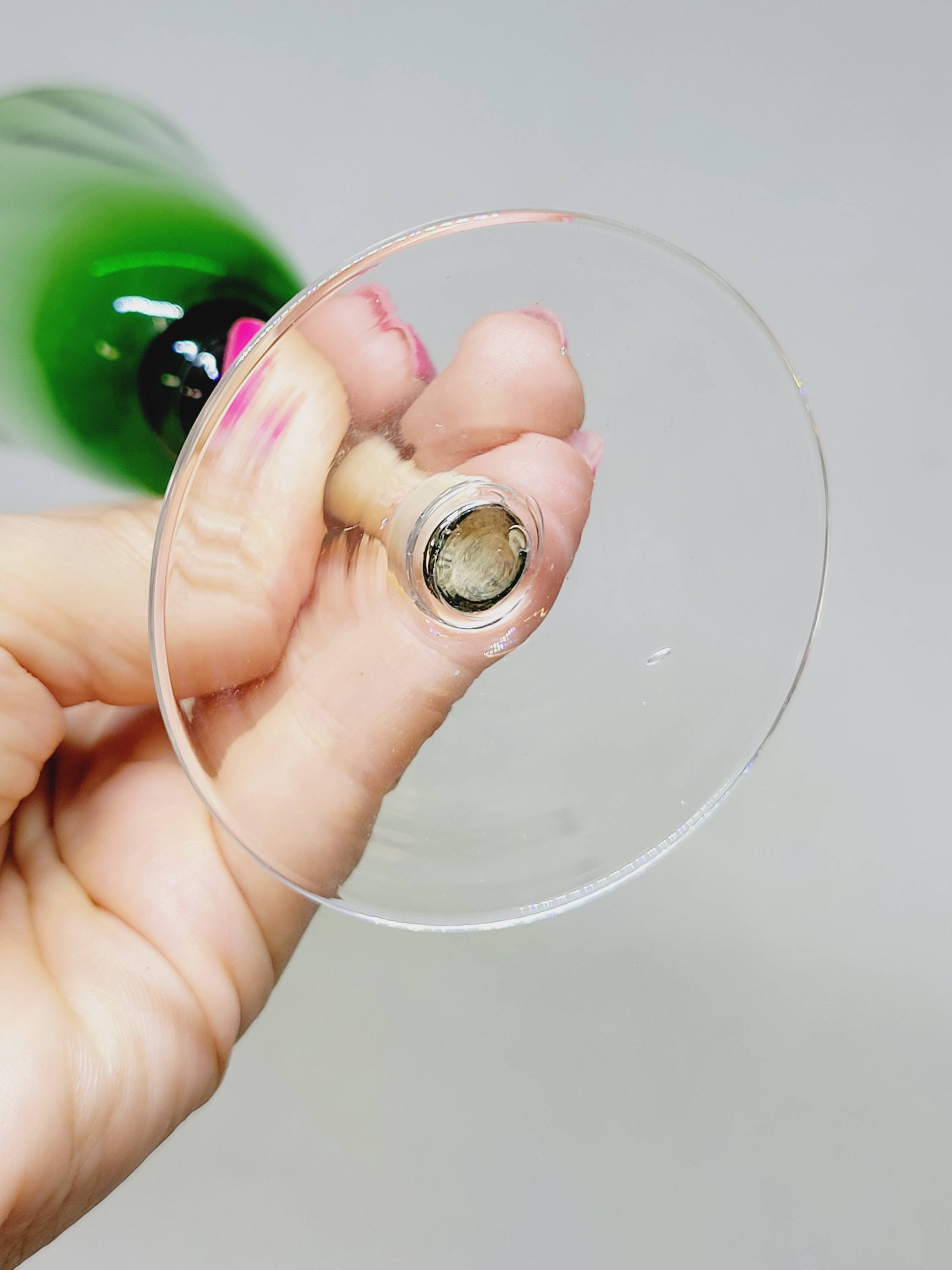 6 Champagne Flutes in Twisted Blown Glass 2 Colors Green and Amber