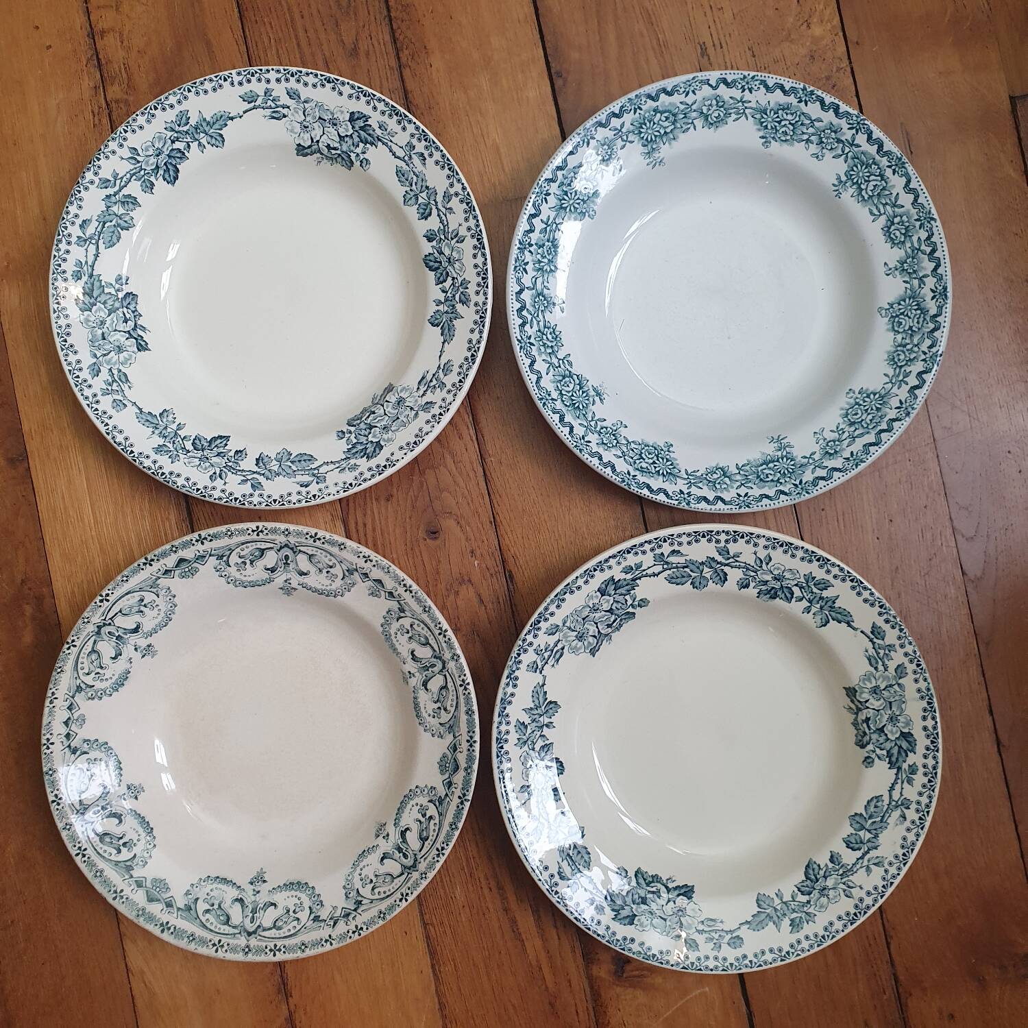 4 Terre de Fer soup plates
