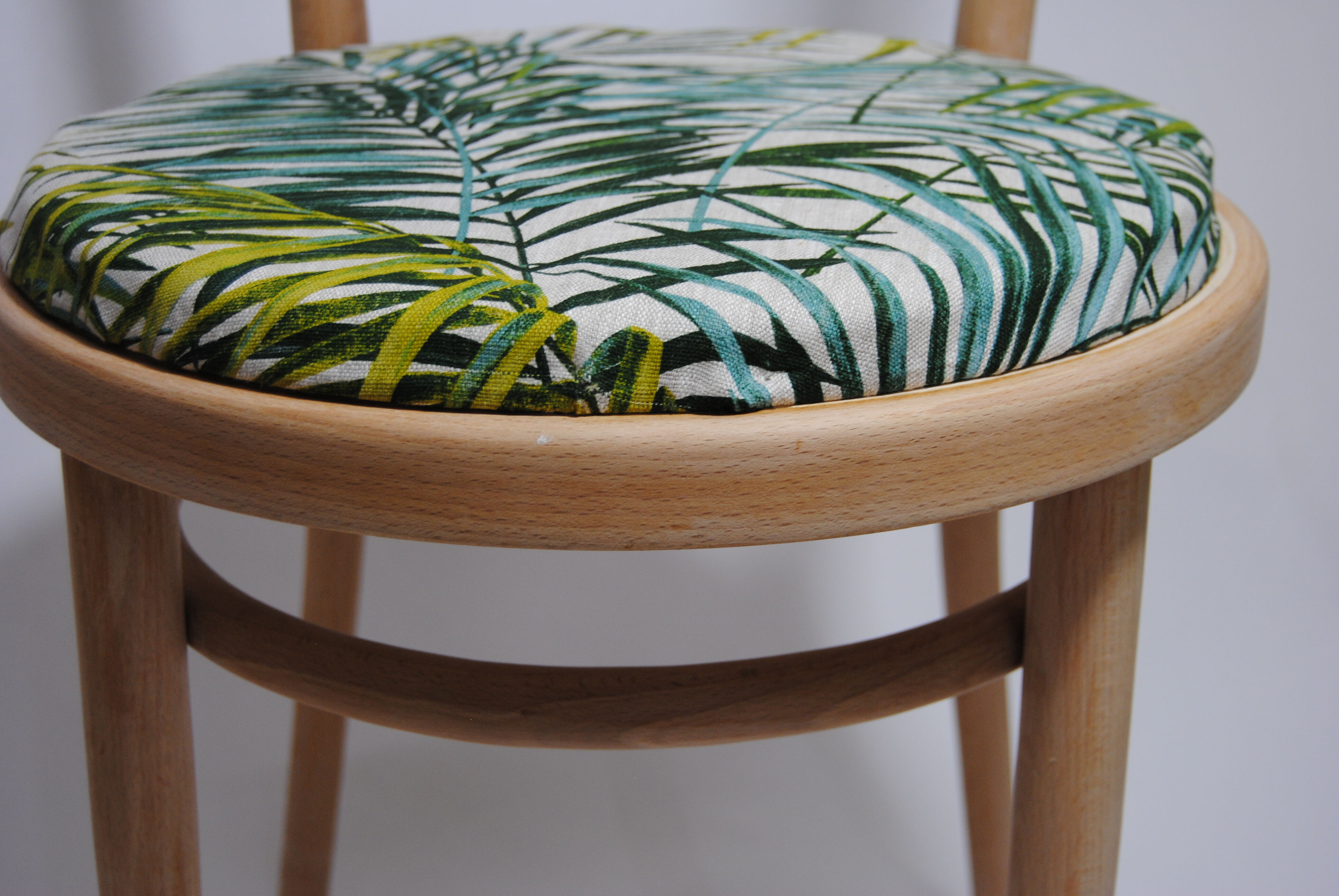 Pair of chairs type brewery