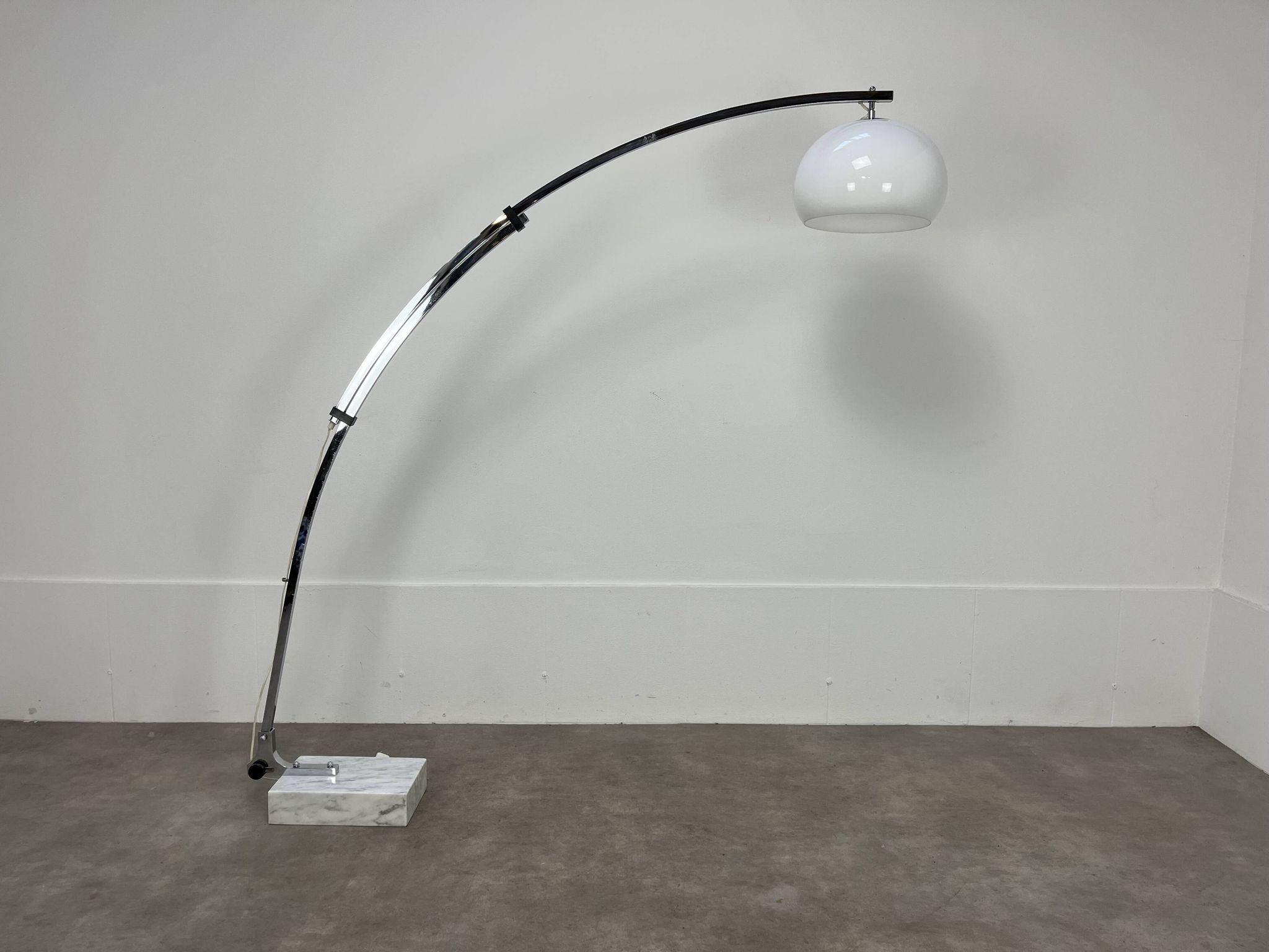 Lampadaire arc Goffredo Reggiani, années 70