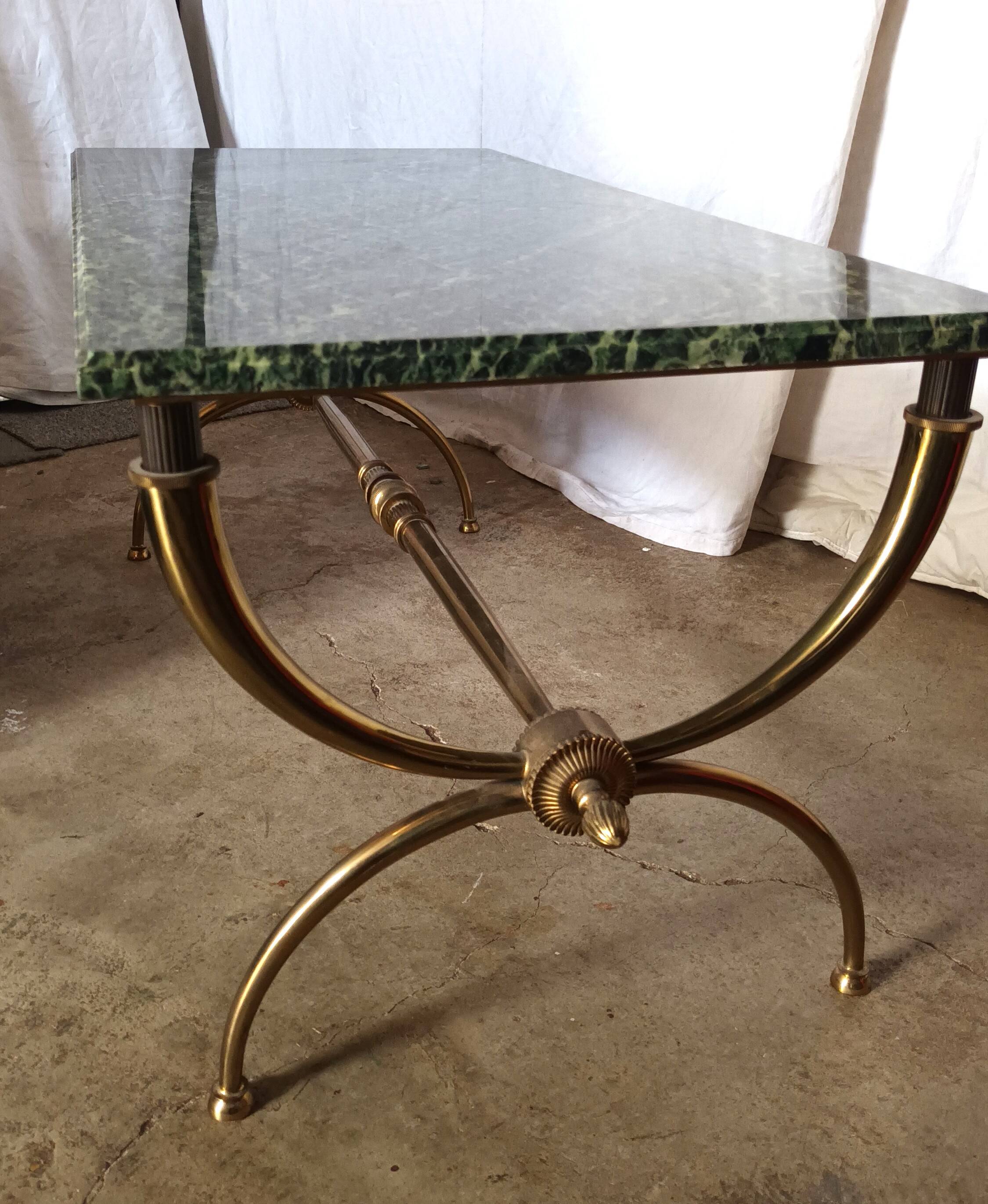 Neo-classical coffee table from the 1950s/60s.