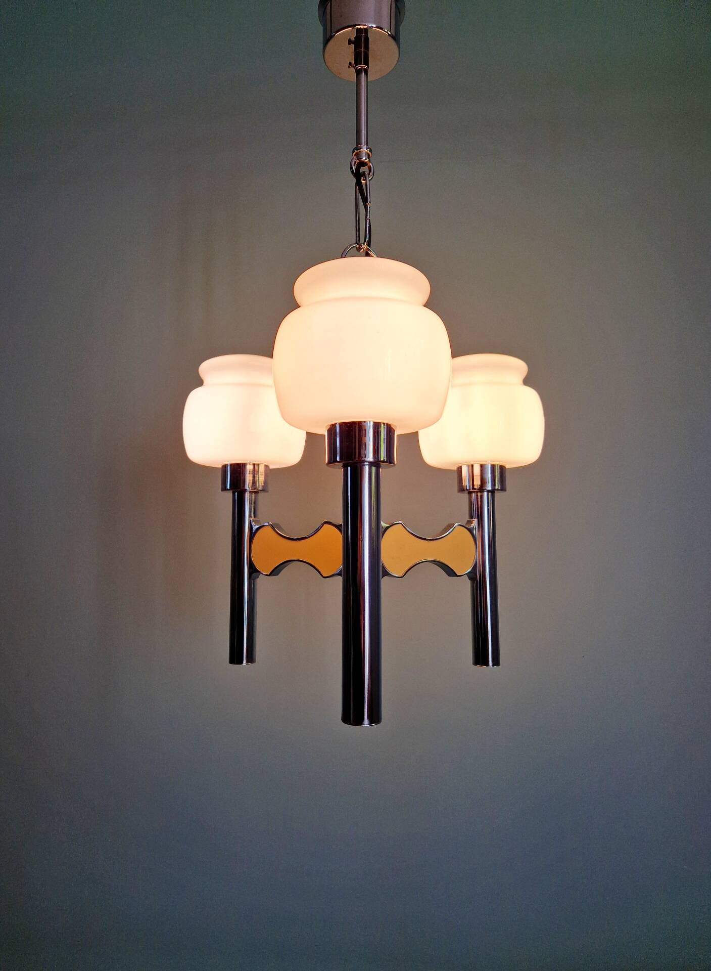Lustre Space Age in chrome metal and opaline, G. Sciolari, 1970