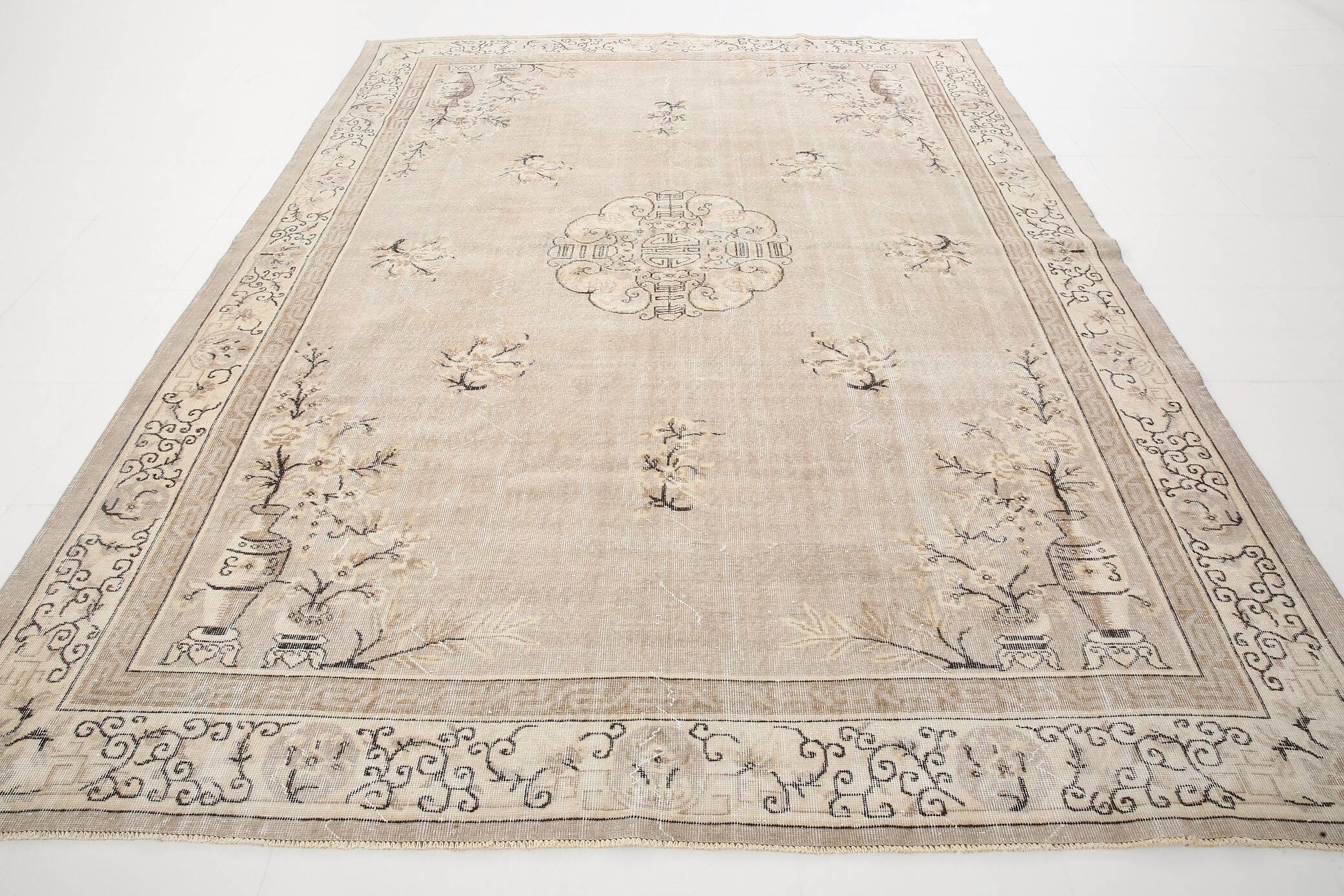 Tapis oriental vintage beige