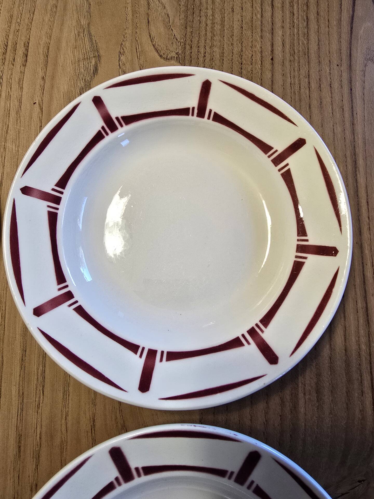 Lot of 4 flat and deep Art Deco plates Badonviller series Louise