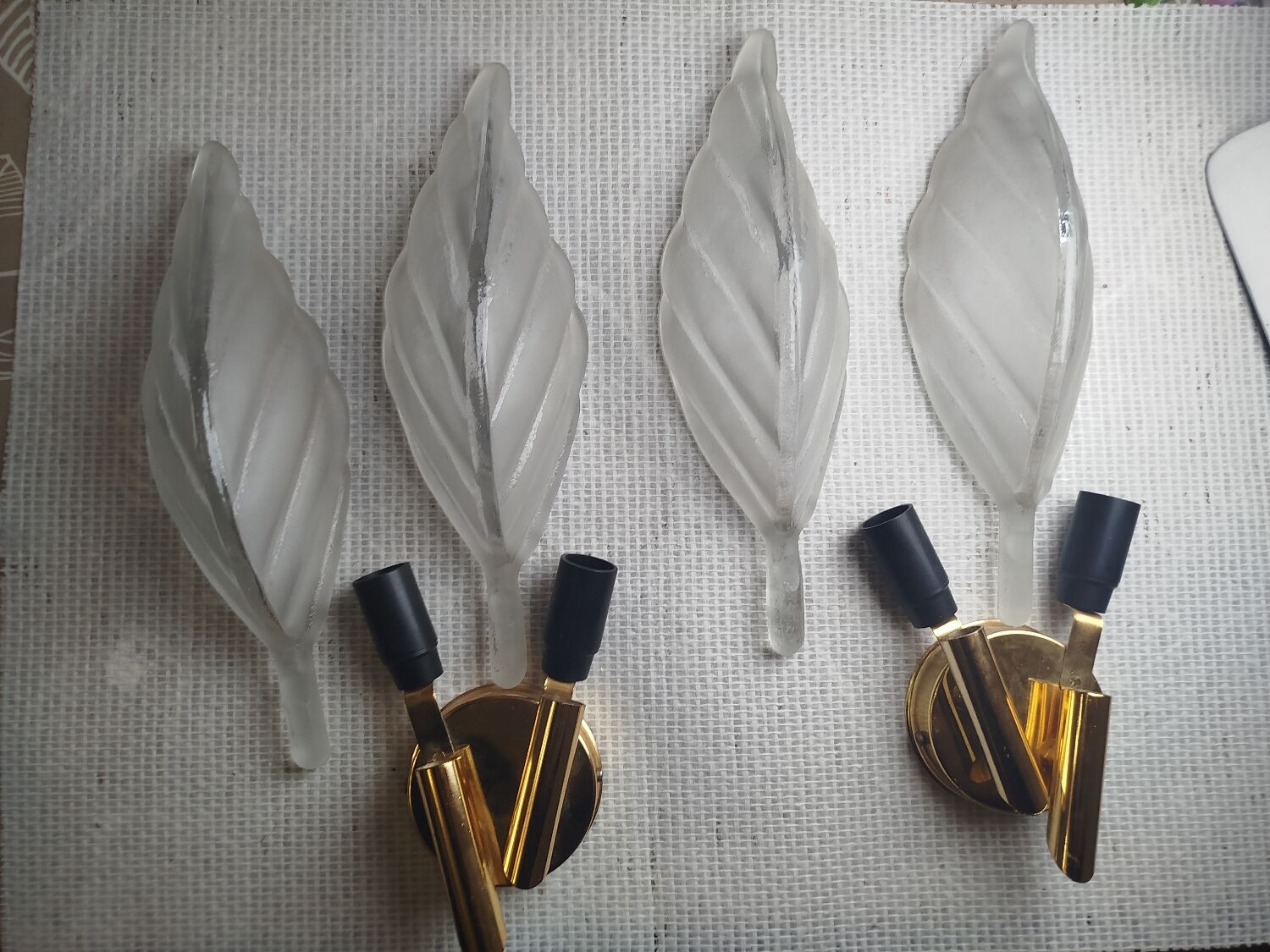 Pair of wall sconces with Italian leaf design in Barovier Murano style.