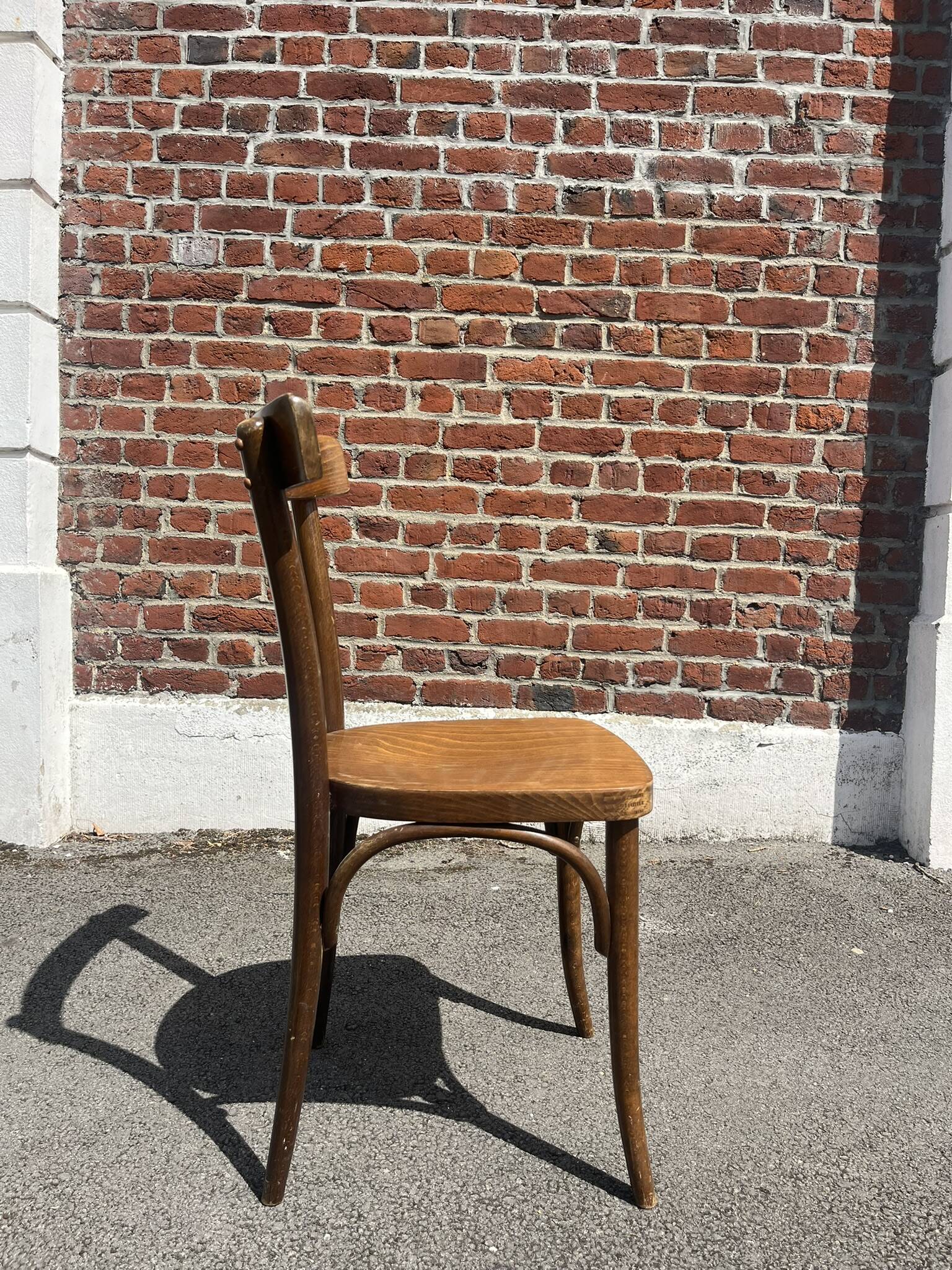 Bistro chair in turned wood, Thonet style