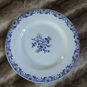 20 mismatched antique flat plates in ironstone