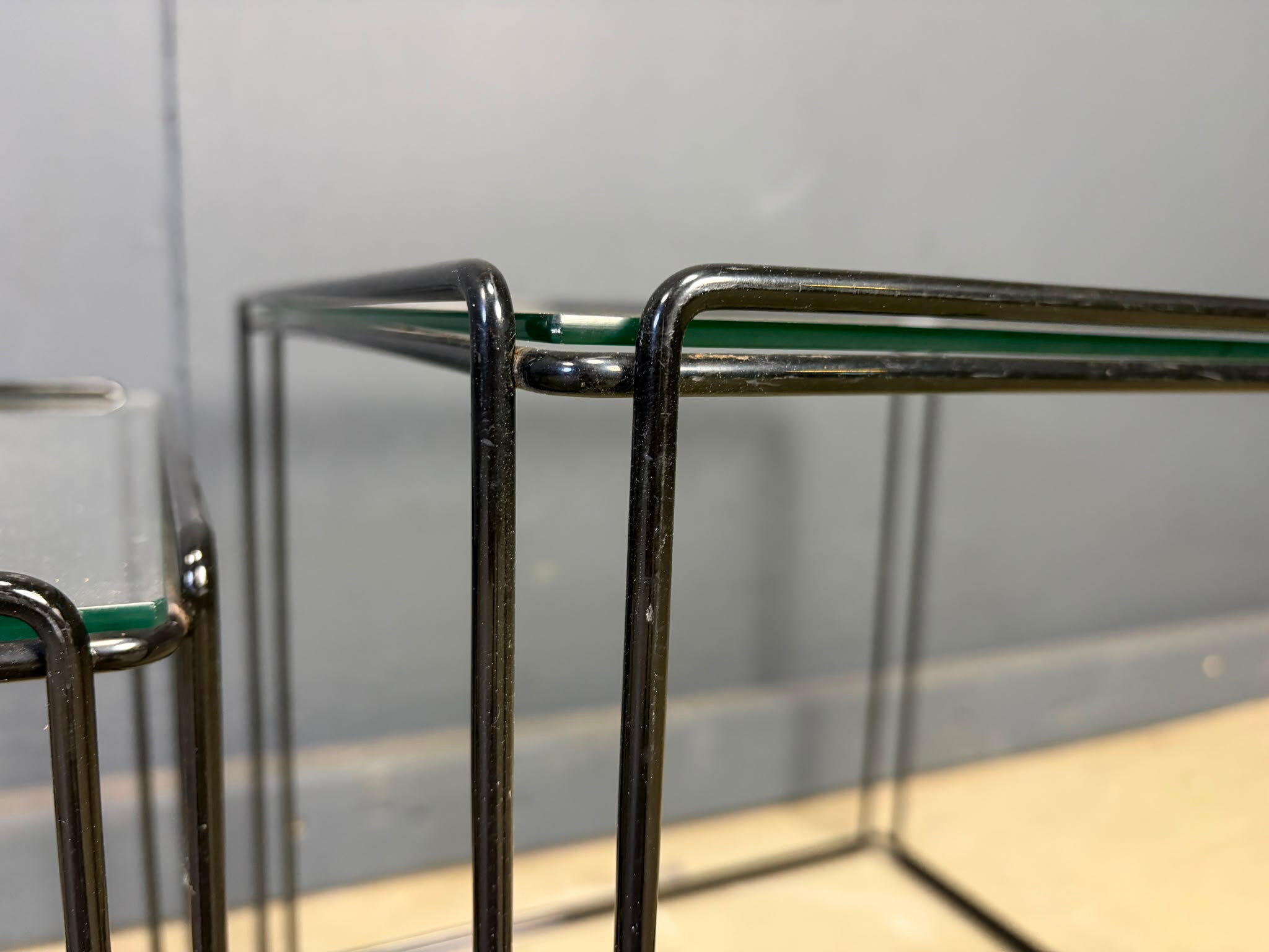 Tables gigognes Isocele de Max Sauze des années 1970.
