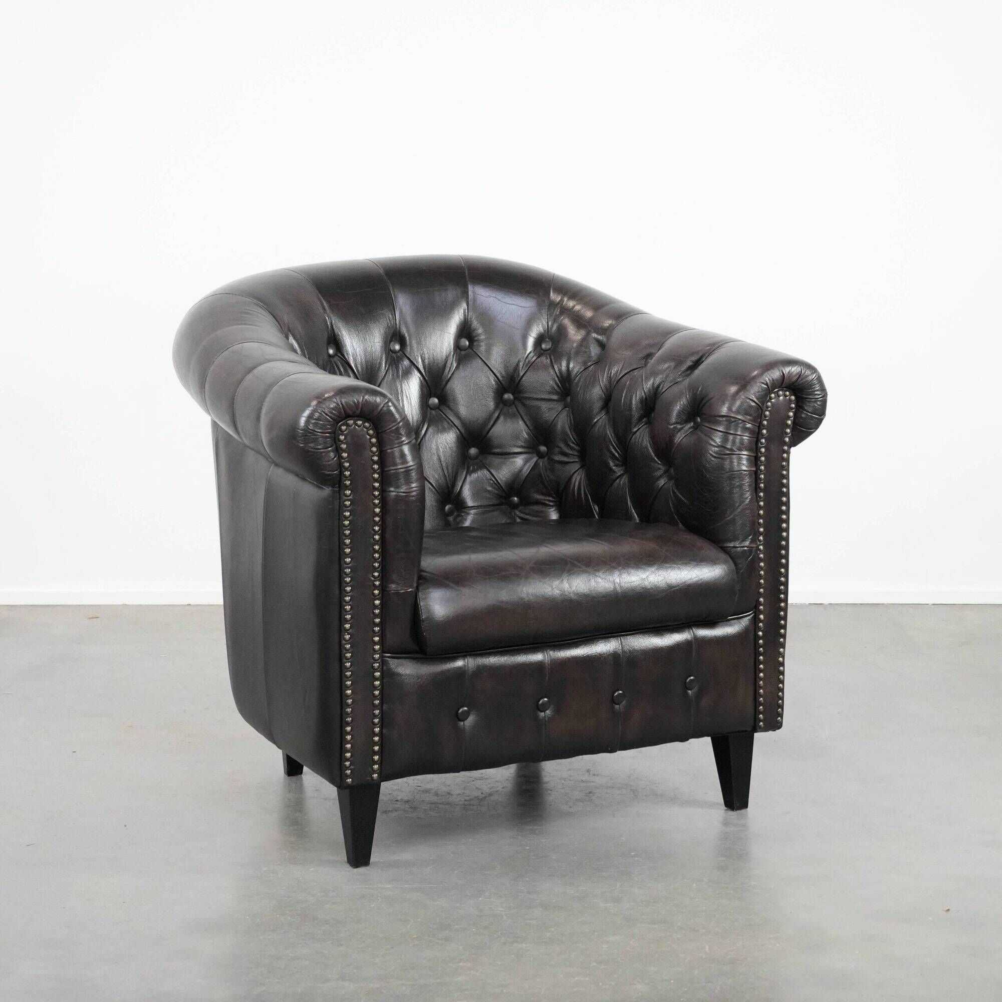 Luxury dark cowhide Chesterfield club armchair in English style