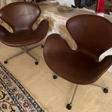 2 office armchairs + Settee / Swan sofa by Arne Jacobsen for Fritz Hansen, original leather