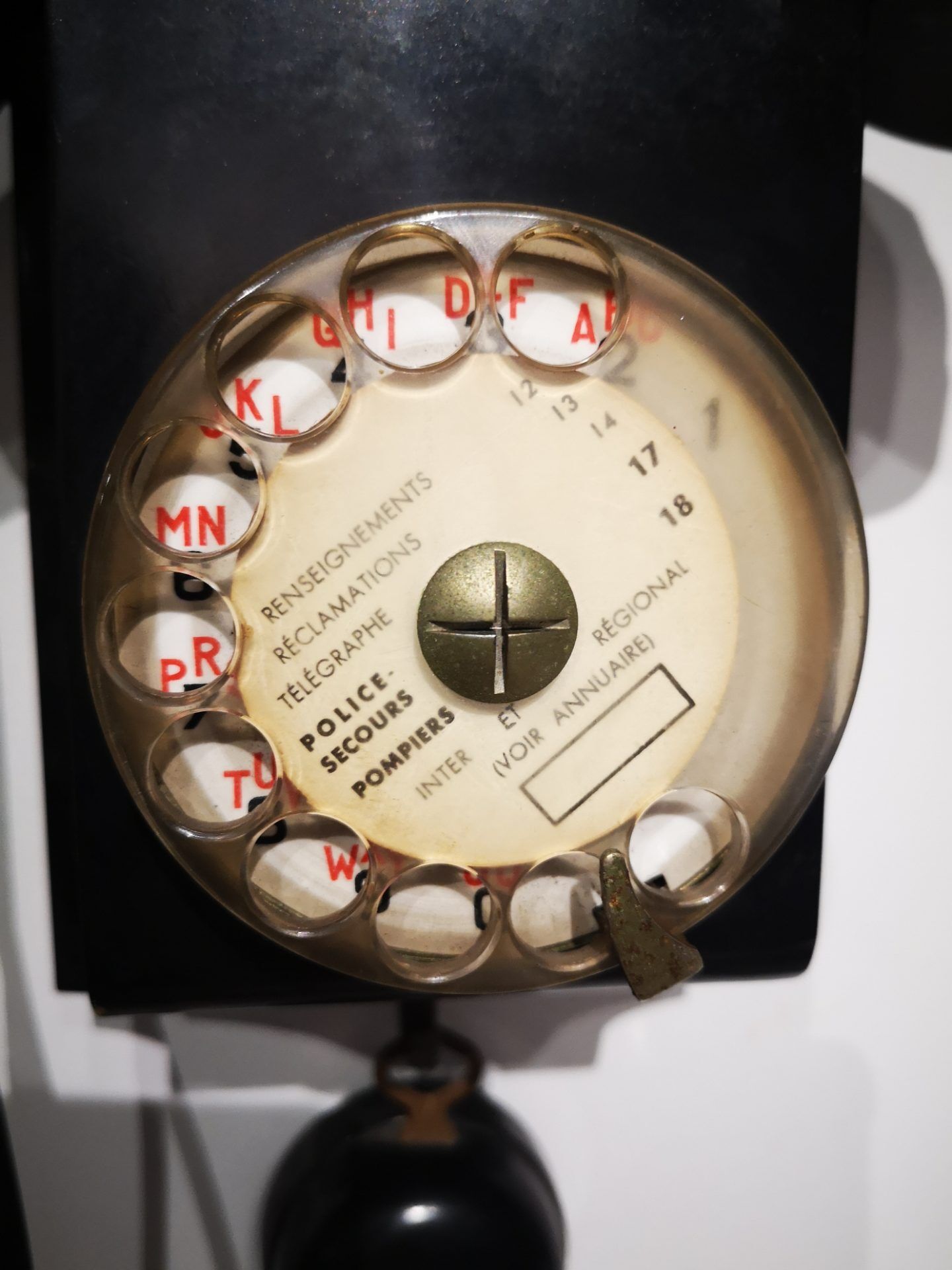 Wall-mounted vintage phone - bakelite - state ownership