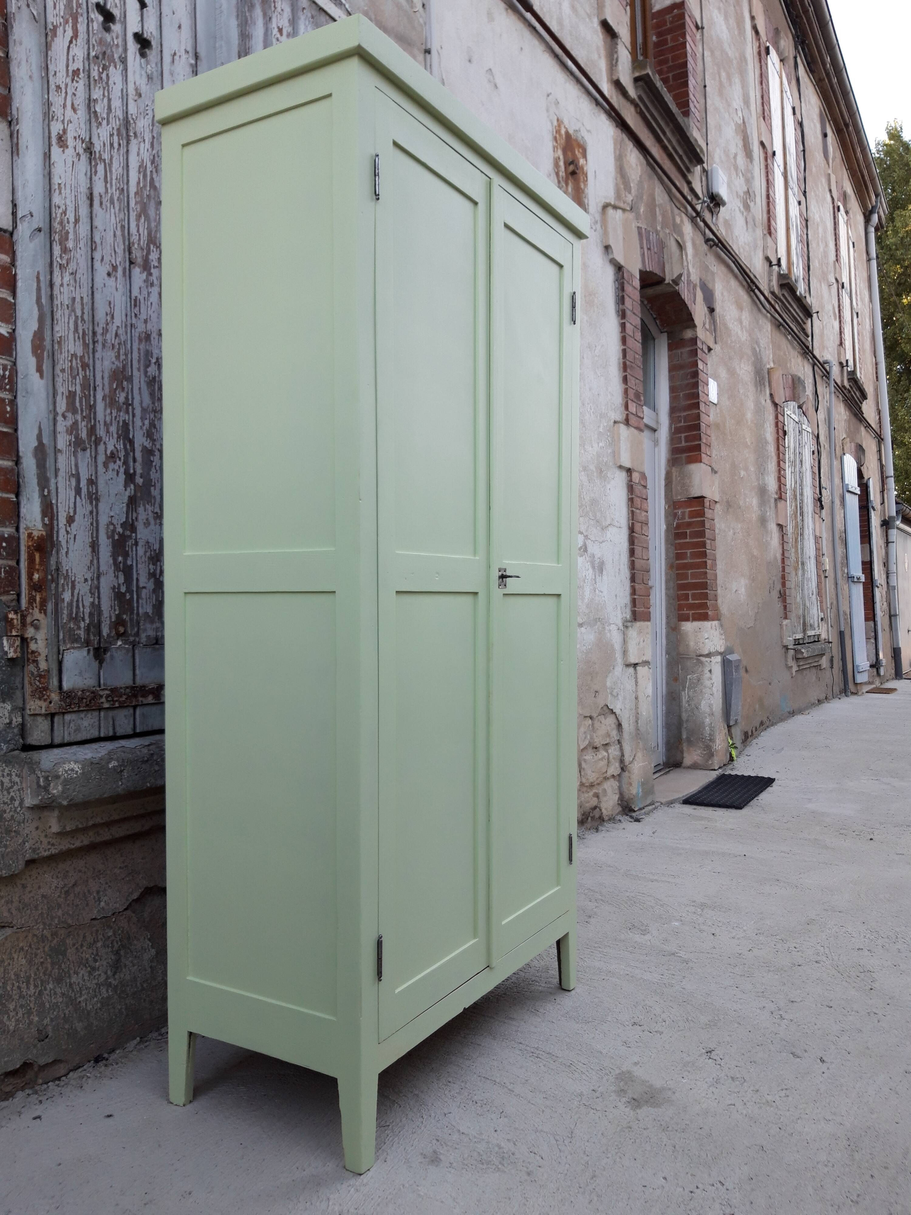 Parisian wardrobe year 50