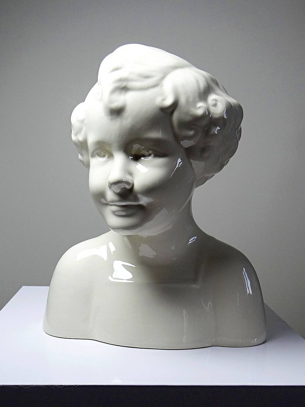 Very rare large faience bust from Sarreguemines, antique Art Deco.